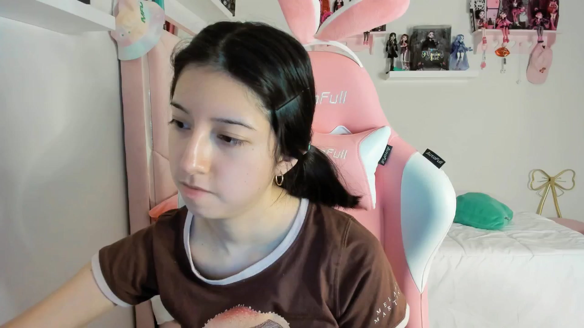 Gallery image thumbnail from Cherrycute666's myfreecams stream on, 12/02/2024, 01:55 image 18 of 20