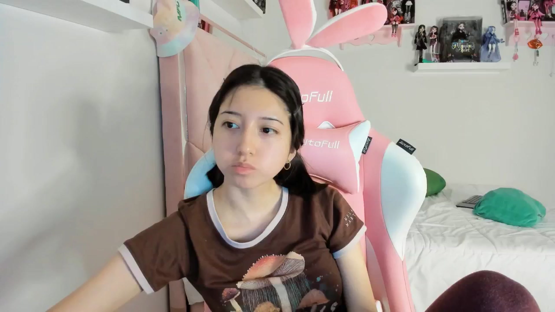 Gallery image thumbnail from Cherrycute666's myfreecams stream on, 12/02/2024, 01:55 image 5 of 20