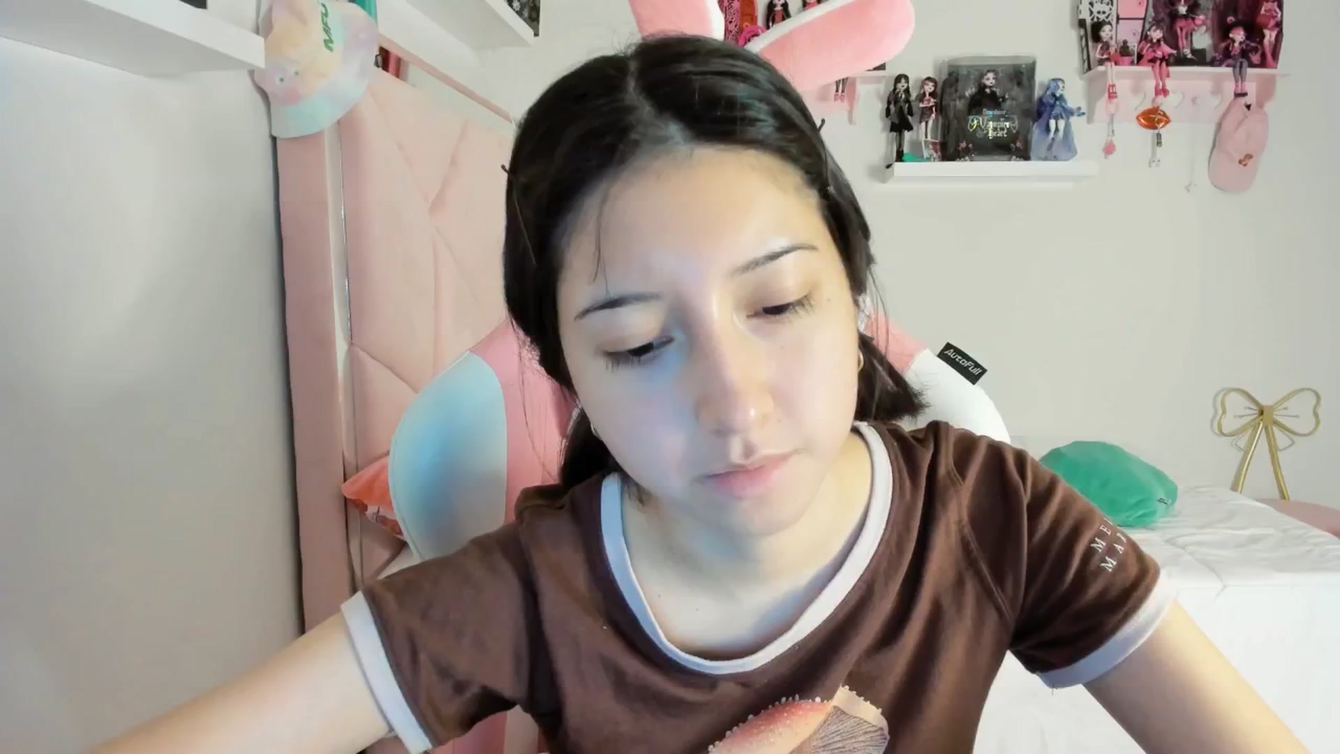 Gallery image thumbnail from Cherrycute666's myfreecams stream on, 12/02/2024, 01:55 image 15 of 20