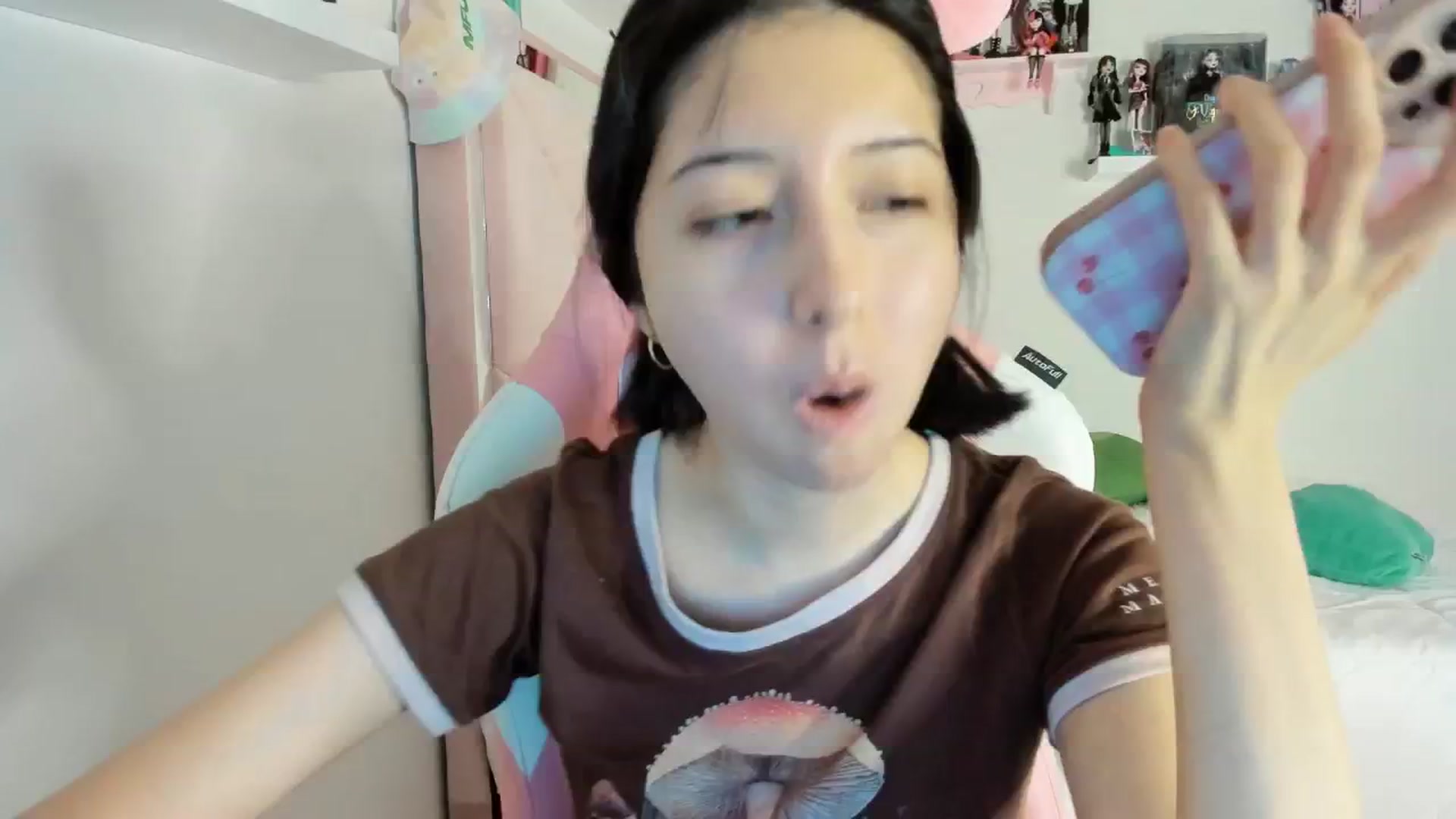 Gallery image thumbnail from Cherrycute666's myfreecams stream on, 12/02/2024, 01:55 image 4 of 20