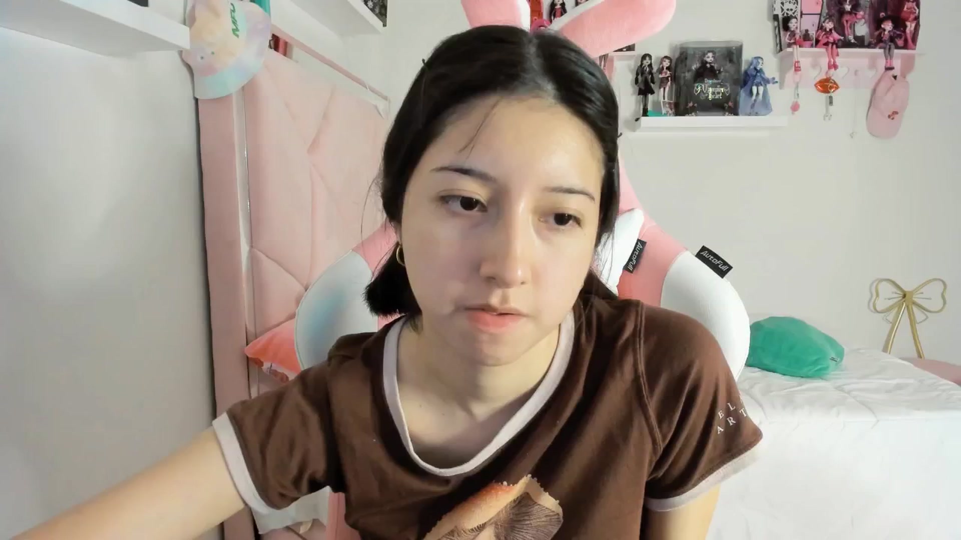 Gallery image thumbnail from Cherrycute666's myfreecams stream on, 12/02/2024, 01:55 image 17 of 20