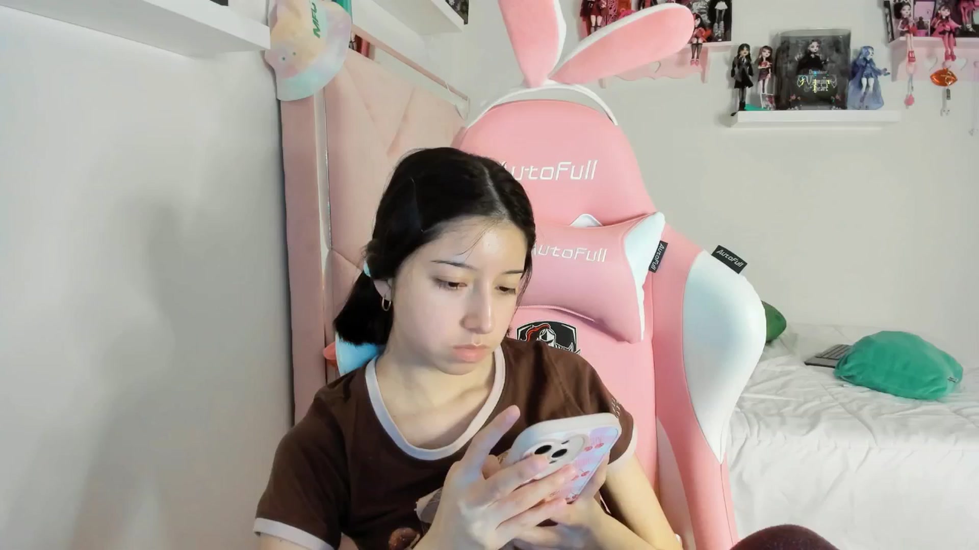 Gallery image thumbnail from Cherrycute666's myfreecams stream on, 12/02/2024, 01:55 image 7 of 20
