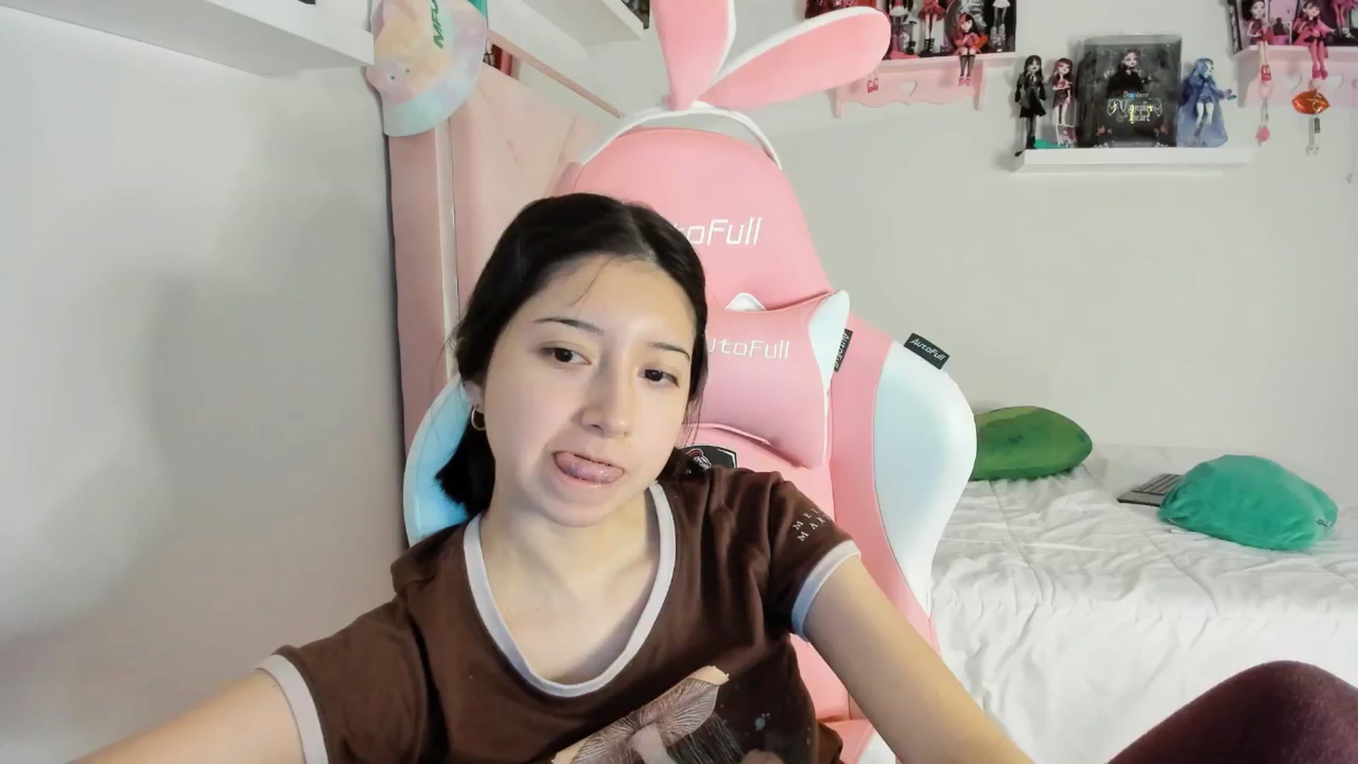 Gallery image thumbnail from Cherrycute666's myfreecams stream on, 12/02/2024, 01:55 image 9 of 20