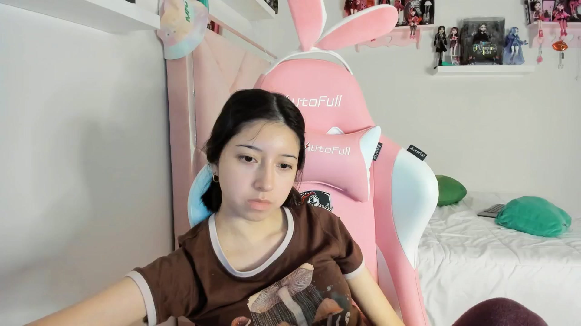 Gallery image thumbnail from Cherrycute666's myfreecams stream on, 12/02/2024, 01:55 image 8 of 20