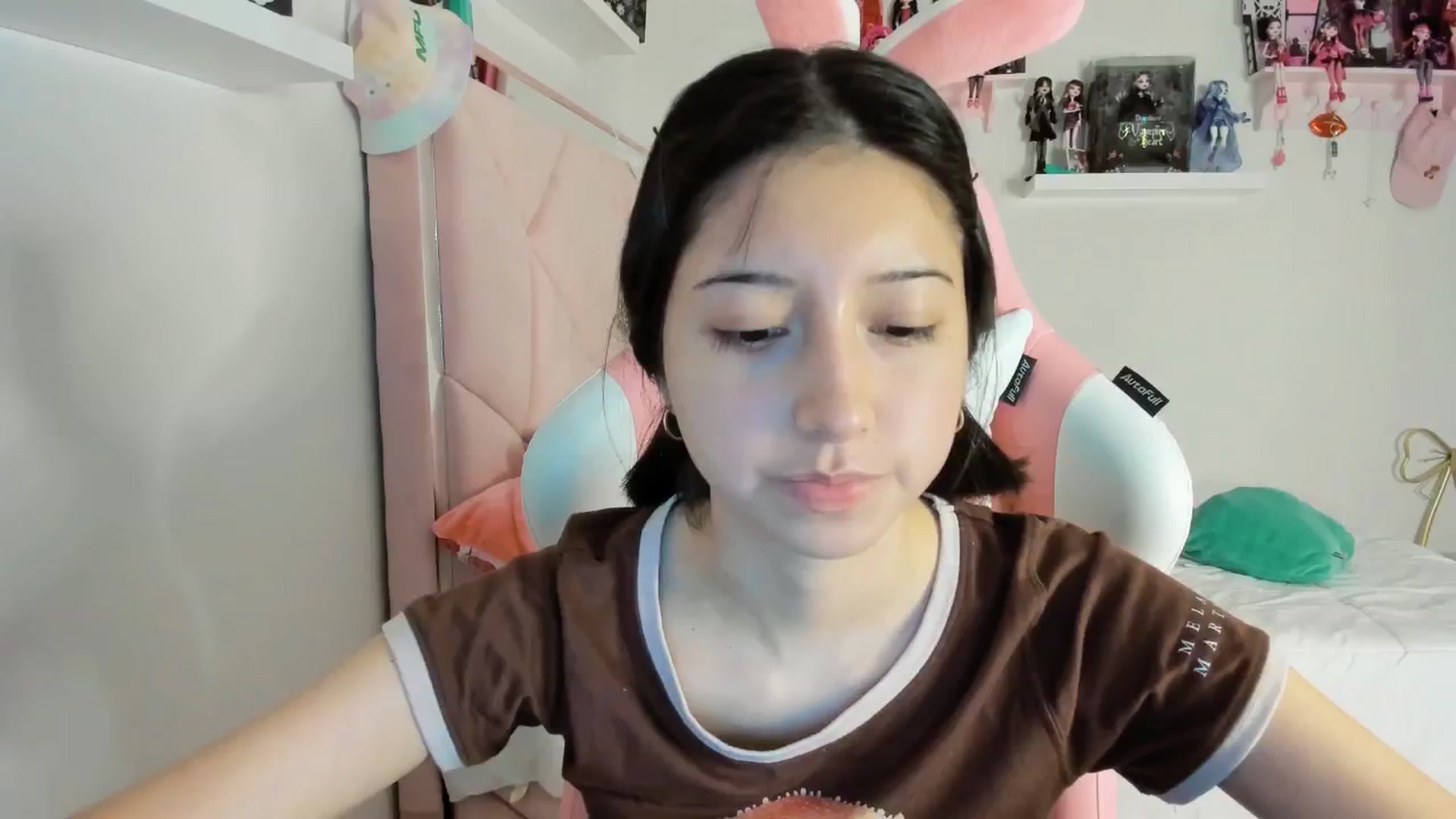 Gallery image thumbnail from Cherrycute666's myfreecams stream on, 12/02/2024, 01:55 image 12 of 20