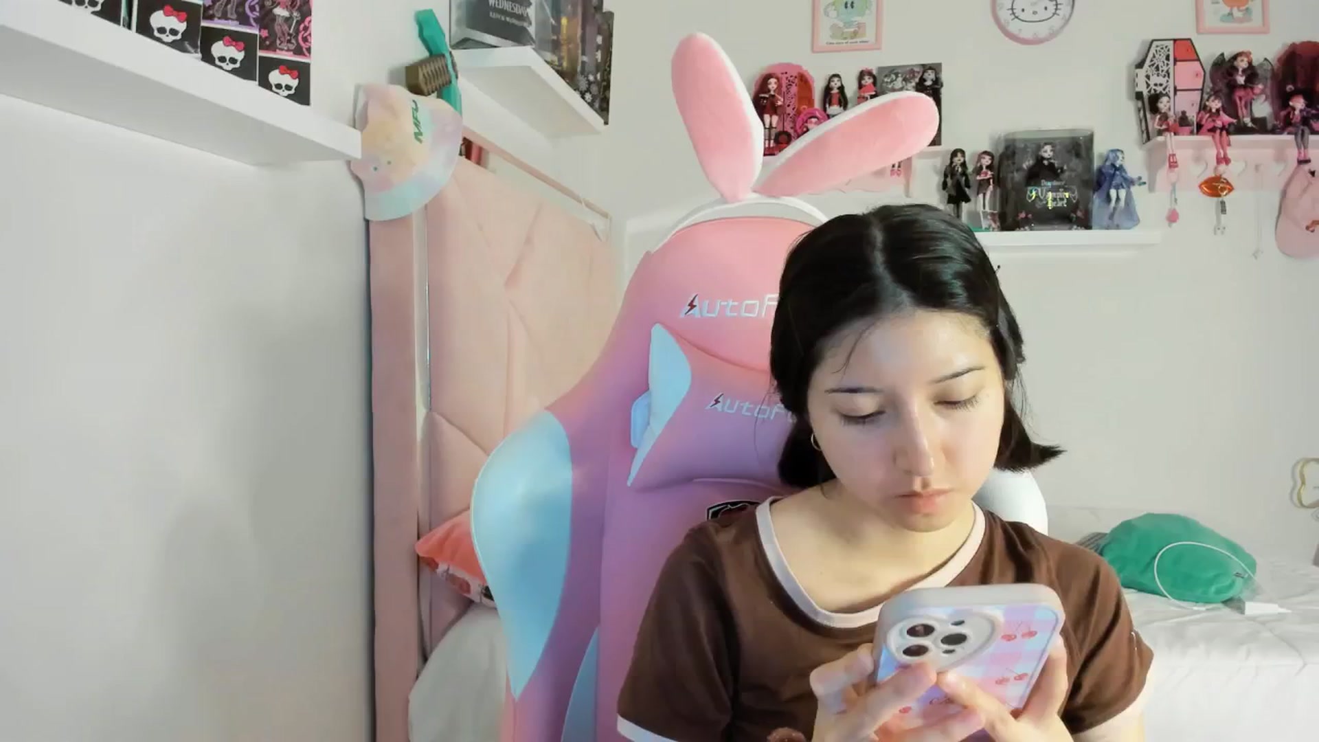Gallery image thumbnail from Cherrycute666's myfreecams stream on, 12/02/2024, 02:56 image 7 of 20