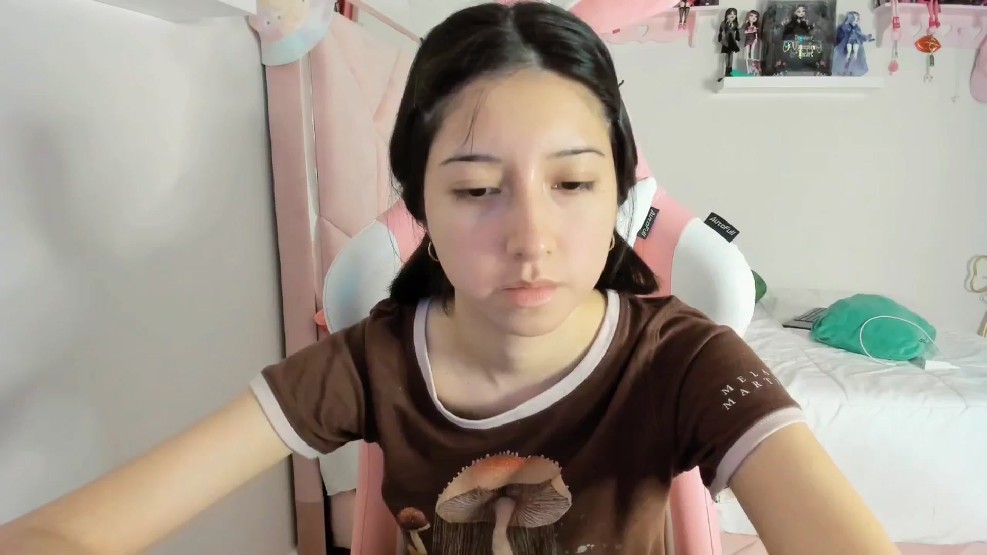 Gallery image thumbnail from Cherrycute666's myfreecams stream on, 12/02/2024, 02:56 image 16 of 20