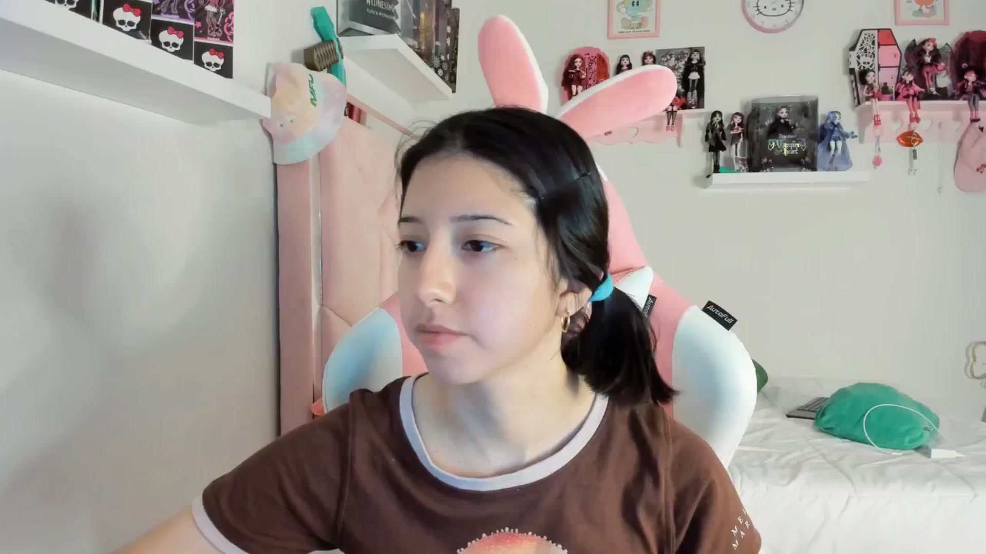 Gallery image thumbnail from Cherrycute666's myfreecams stream on, 12/02/2024, 02:56 image 10 of 20