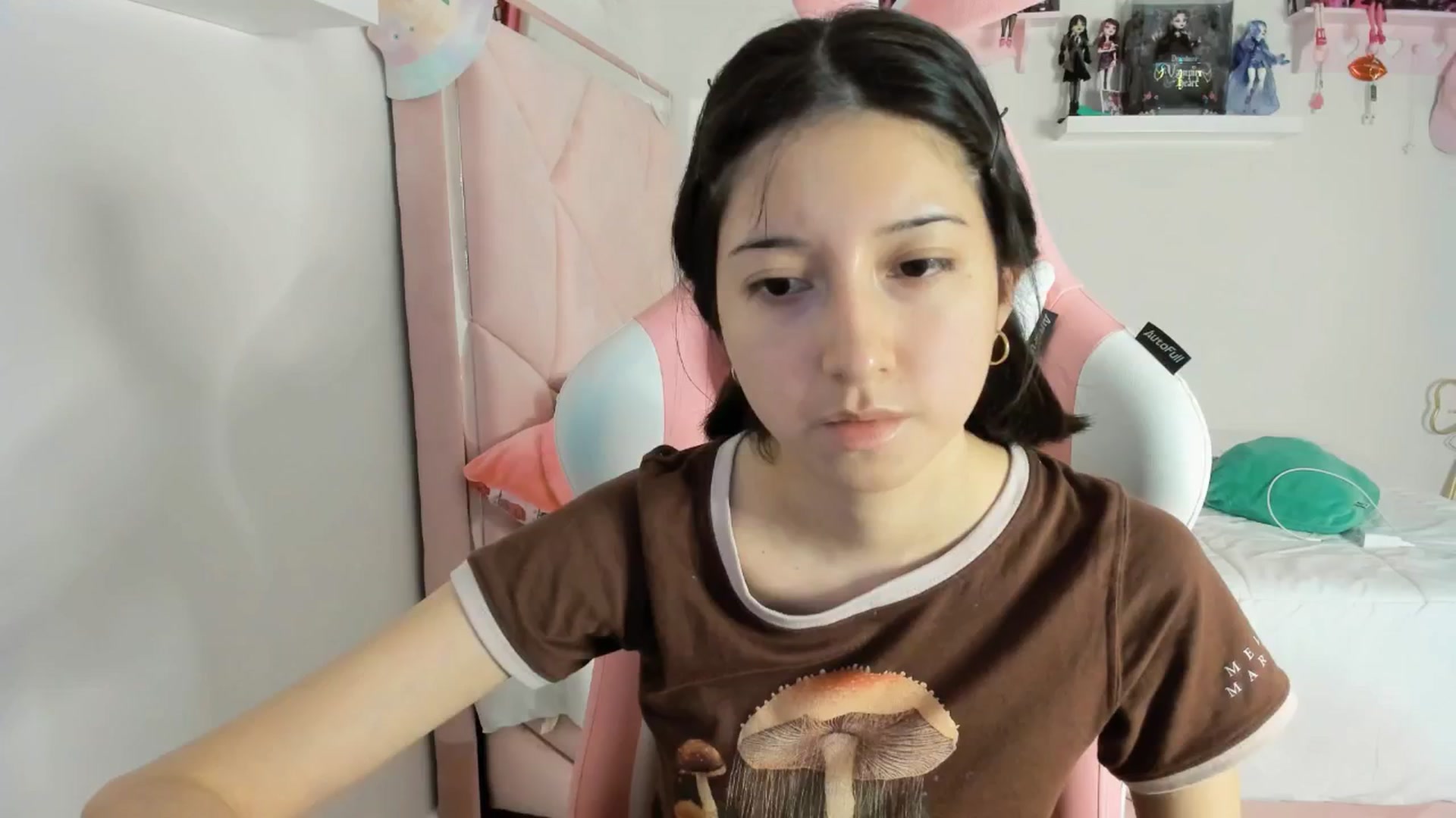 Gallery image thumbnail from Cherrycute666's myfreecams stream on, 12/02/2024, 02:56 image 18 of 20