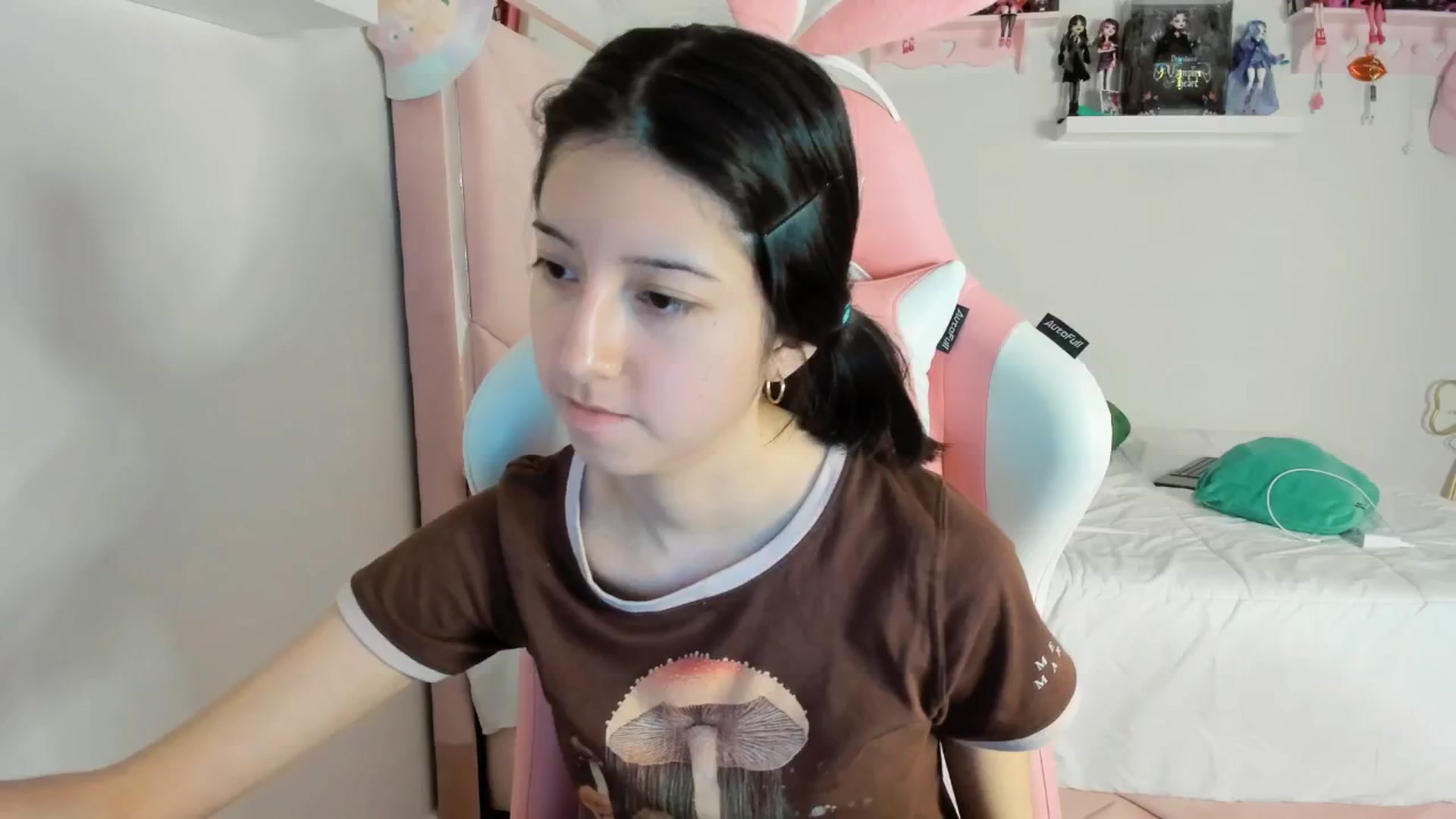 Gallery image thumbnail from Cherrycute666's myfreecams stream on, 12/02/2024, 02:56 image 14 of 20