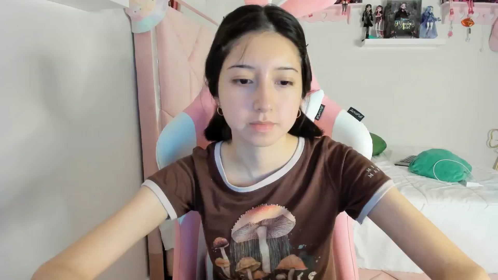 Gallery image thumbnail from Cherrycute666's myfreecams stream on, 12/02/2024, 02:56 image 15 of 20