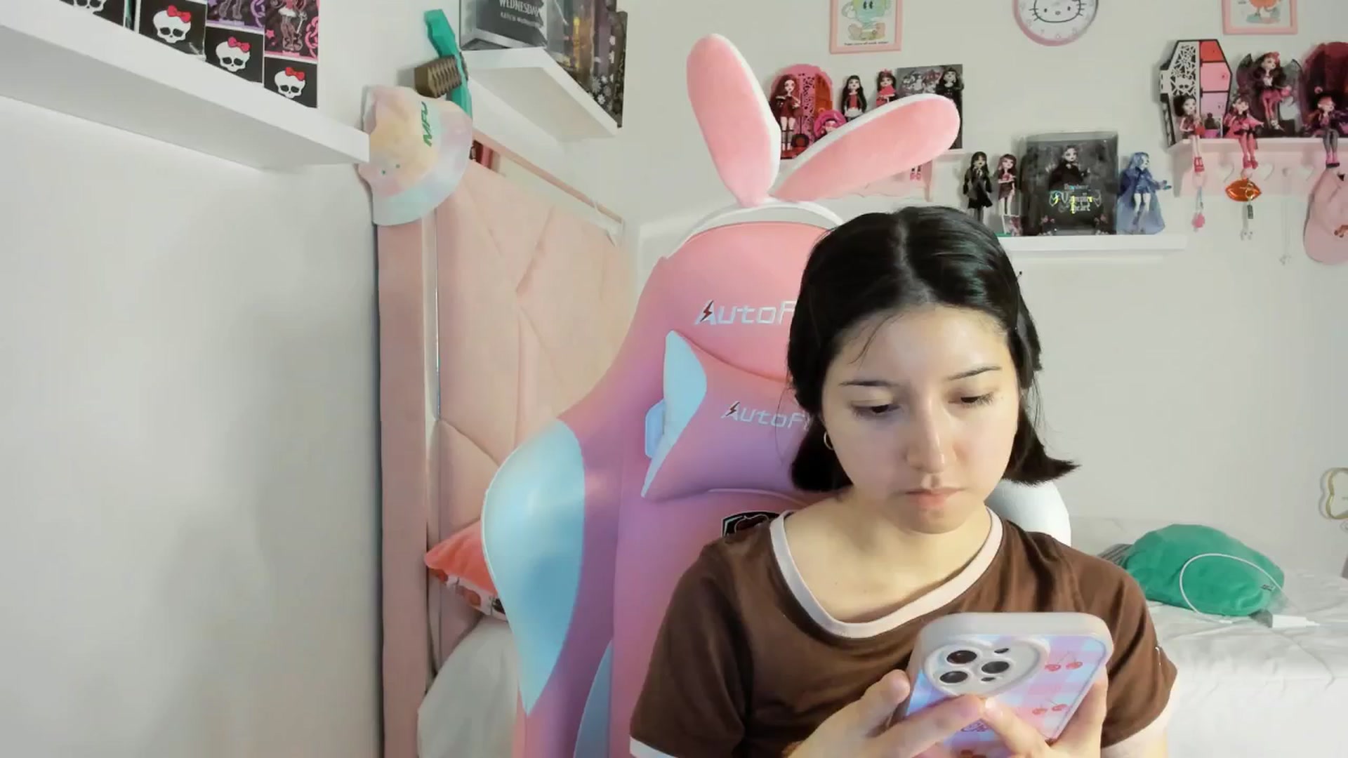 Gallery image thumbnail from Cherrycute666's myfreecams stream on, 12/02/2024, 02:56 image 8 of 20