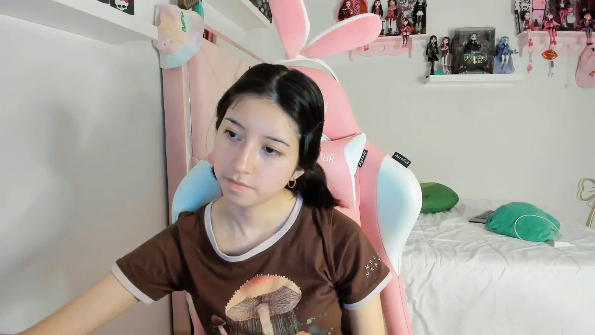 Gallery image thumbnail from Cherrycute666's myfreecams stream on, 12/02/2024, 02:56 image 13 of 20