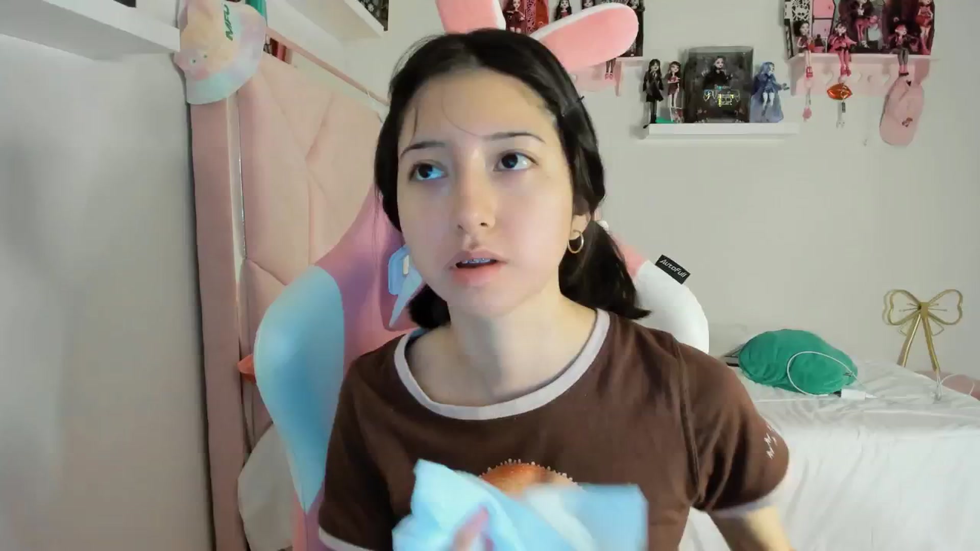 Gallery image thumbnail from Cherrycute666's myfreecams stream on, 12/02/2024, 04:12 image 2 of 20