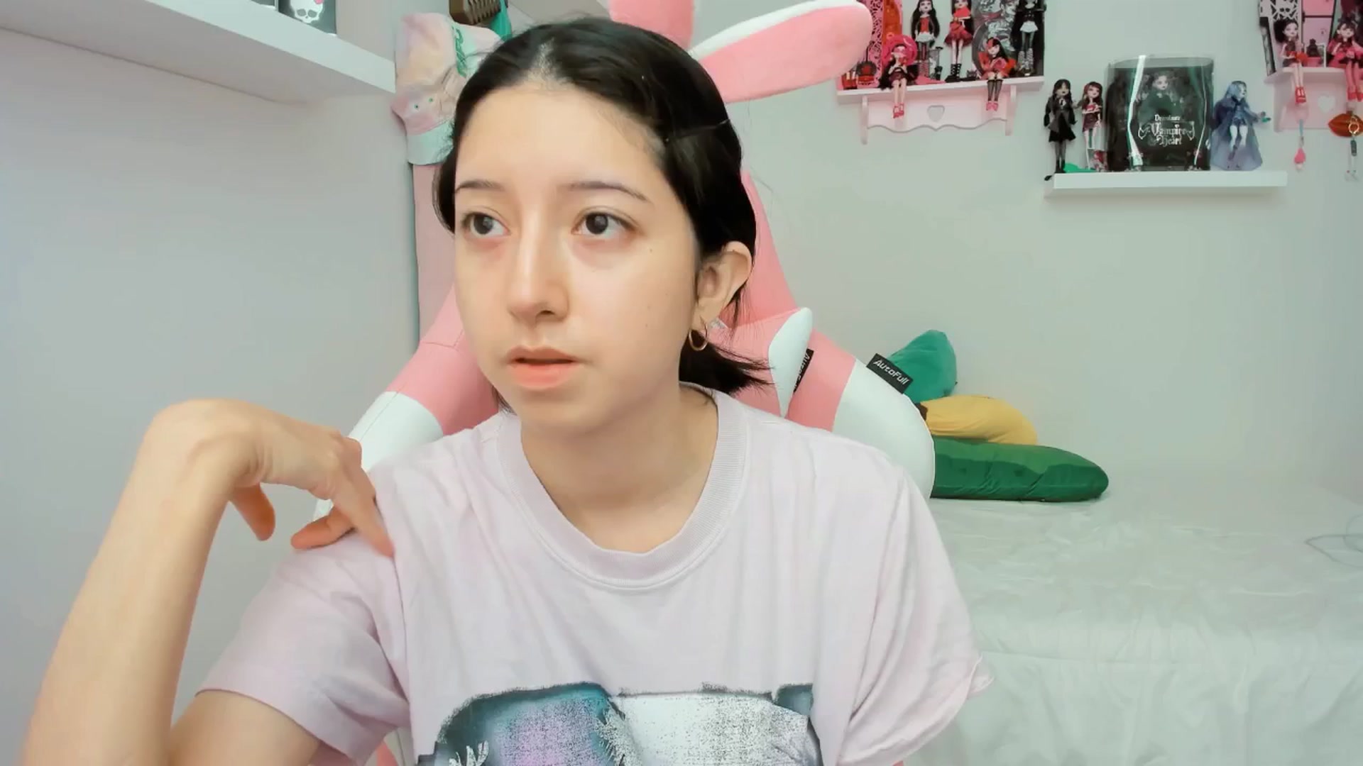 Gallery image thumbnail from Cherrycute666's myfreecams stream on, 12/02/2024, 21:46 image 10 of 20