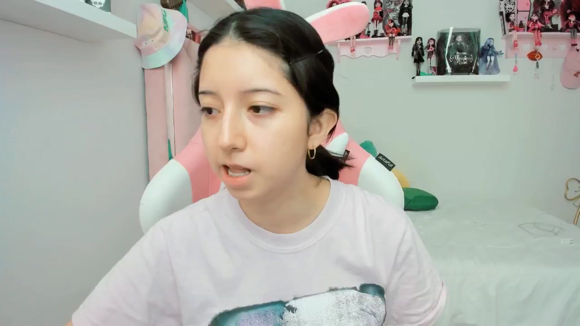 Gallery image thumbnail from Cherrycute666's myfreecams stream on, 12/02/2024, 21:46 image 7 of 20
