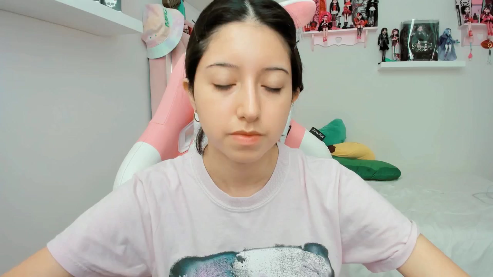 Gallery image thumbnail from Cherrycute666's myfreecams stream on, 12/02/2024, 21:46 image 9 of 20