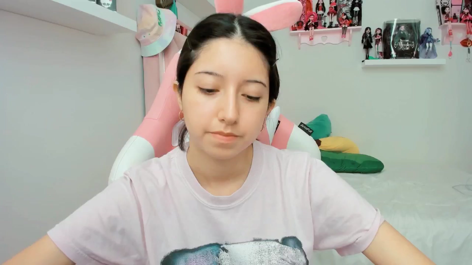 Gallery image thumbnail from Cherrycute666's myfreecams stream on, 12/02/2024, 21:46 image 11 of 20