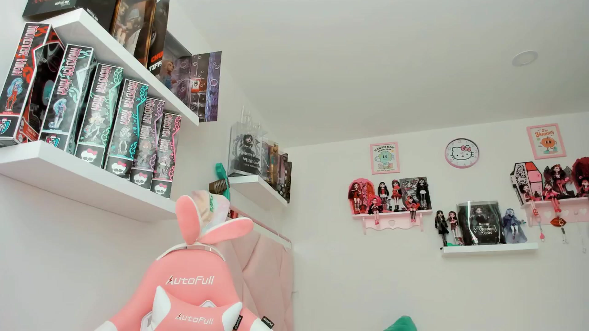 Gallery image thumbnail from Cherrycute666's myfreecams stream on, 12/02/2024, 21:46 image 20 of 20
