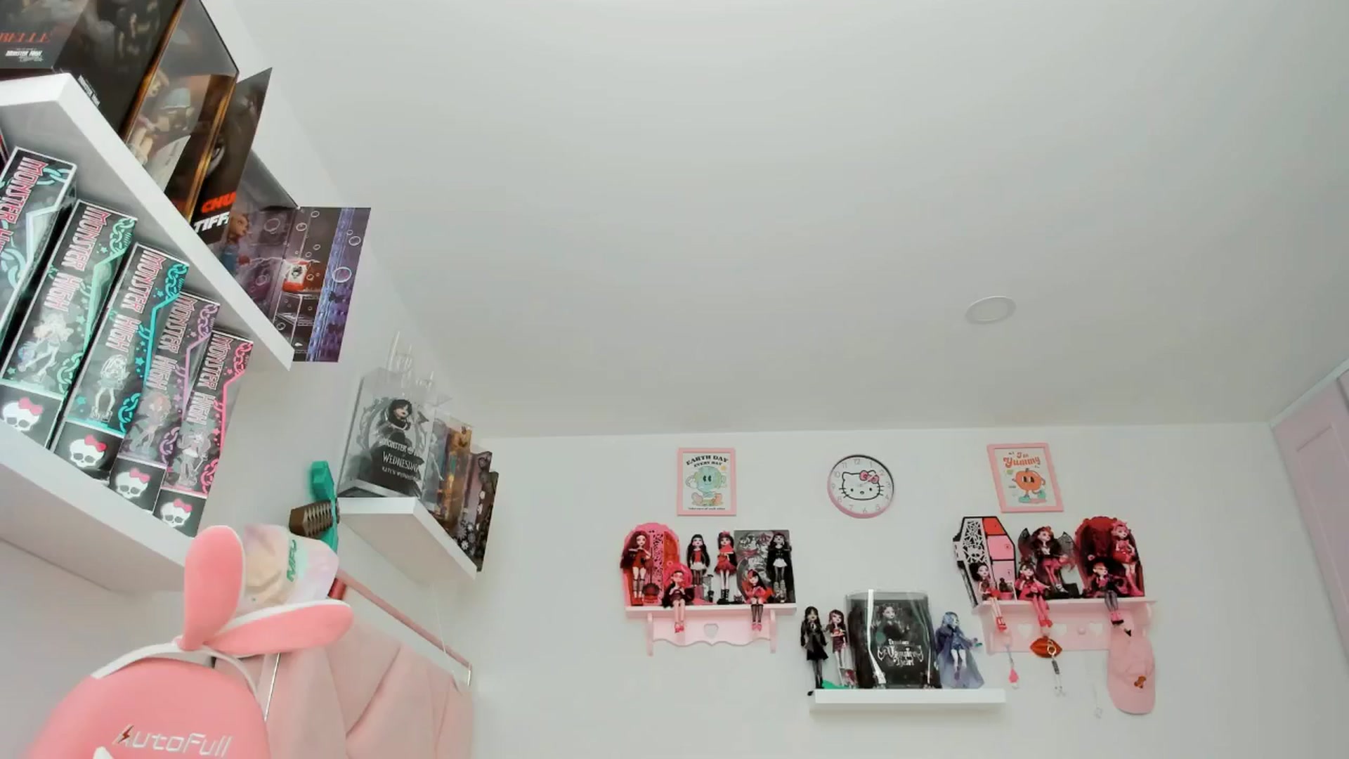Gallery image thumbnail from Cherrycute666's myfreecams stream on, 12/02/2024, 22:21 image 14 of 20