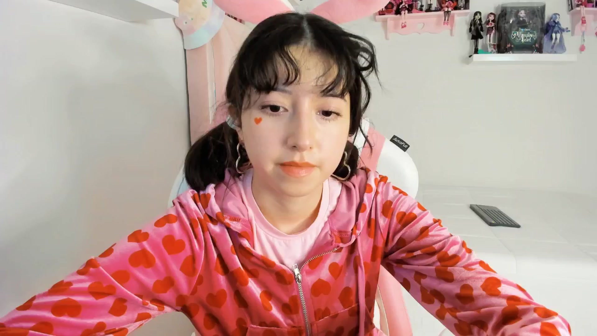 Gallery image thumbnail from Cherrycute666's myfreecams stream on, 12/03/2024, 04:25 image 7 of 20
