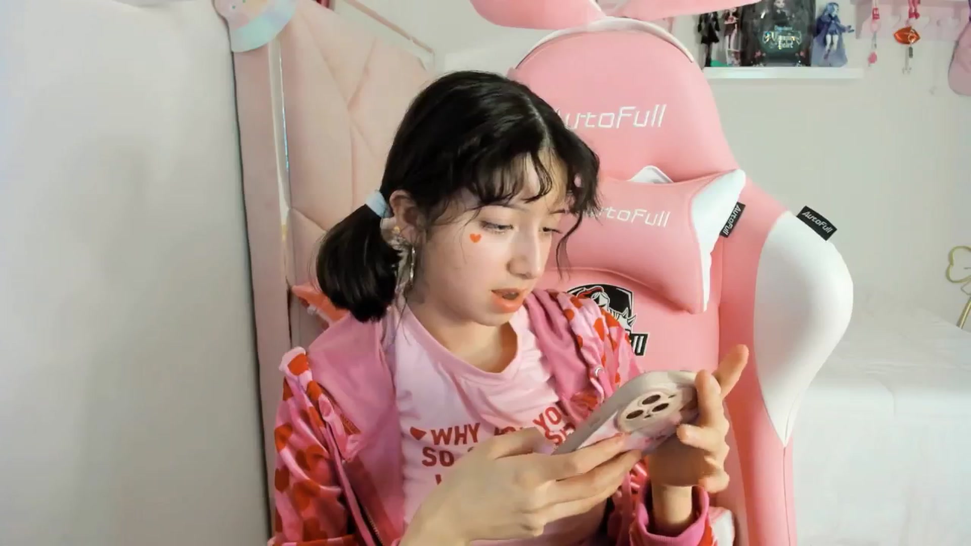 Gallery image thumbnail from Cherrycute666's myfreecams stream on, 12/03/2024, 05:21 image 19 of 20