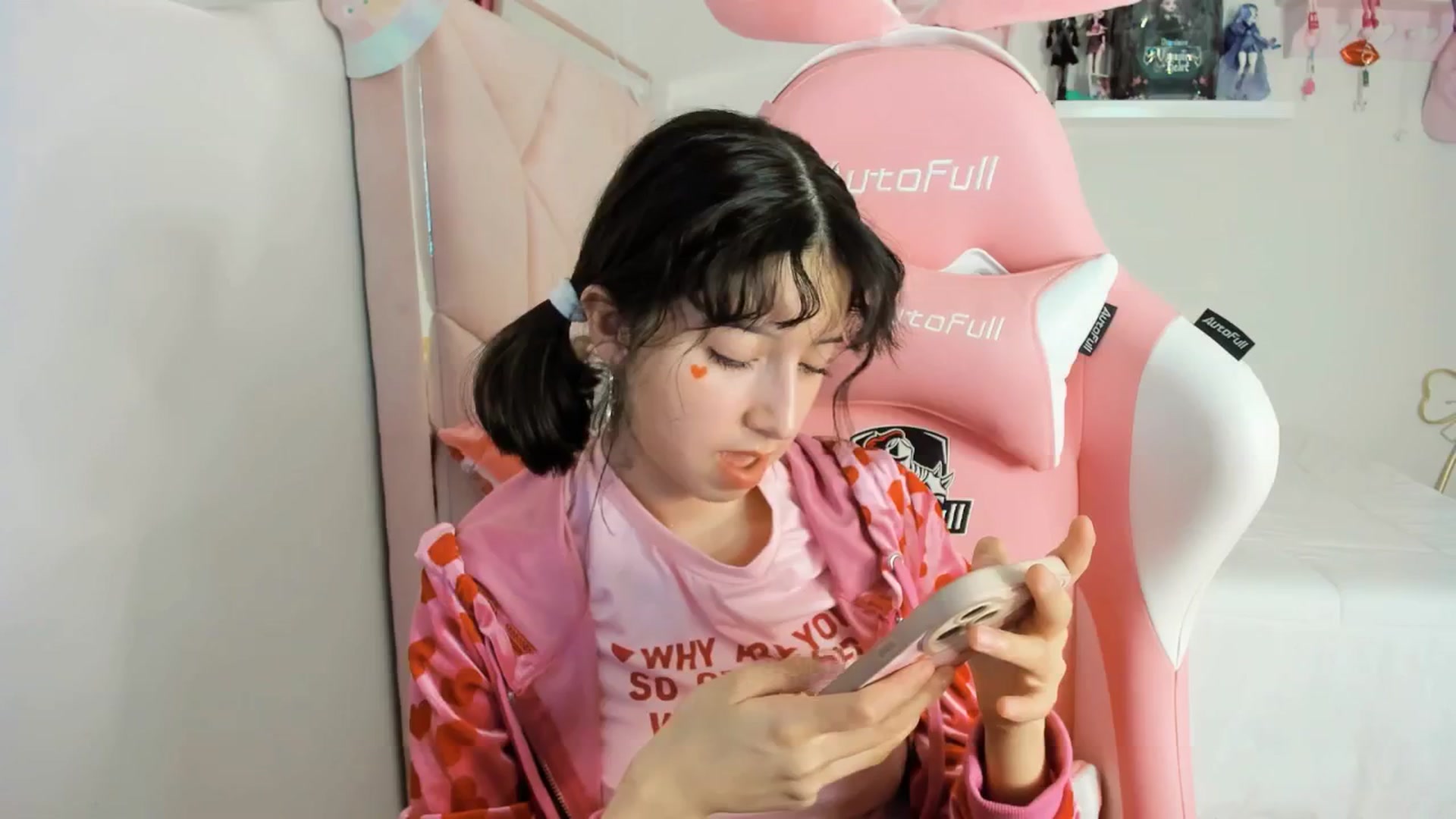 Gallery image thumbnail from Cherrycute666's myfreecams stream on, 12/03/2024, 05:21 image 20 of 20