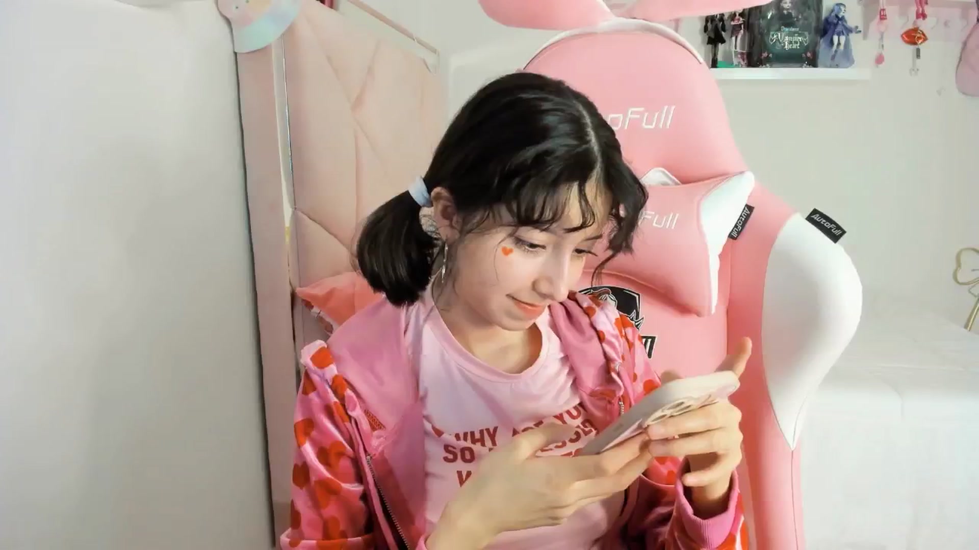 Gallery image thumbnail from Cherrycute666's myfreecams stream on, 12/03/2024, 05:21 image 18 of 20