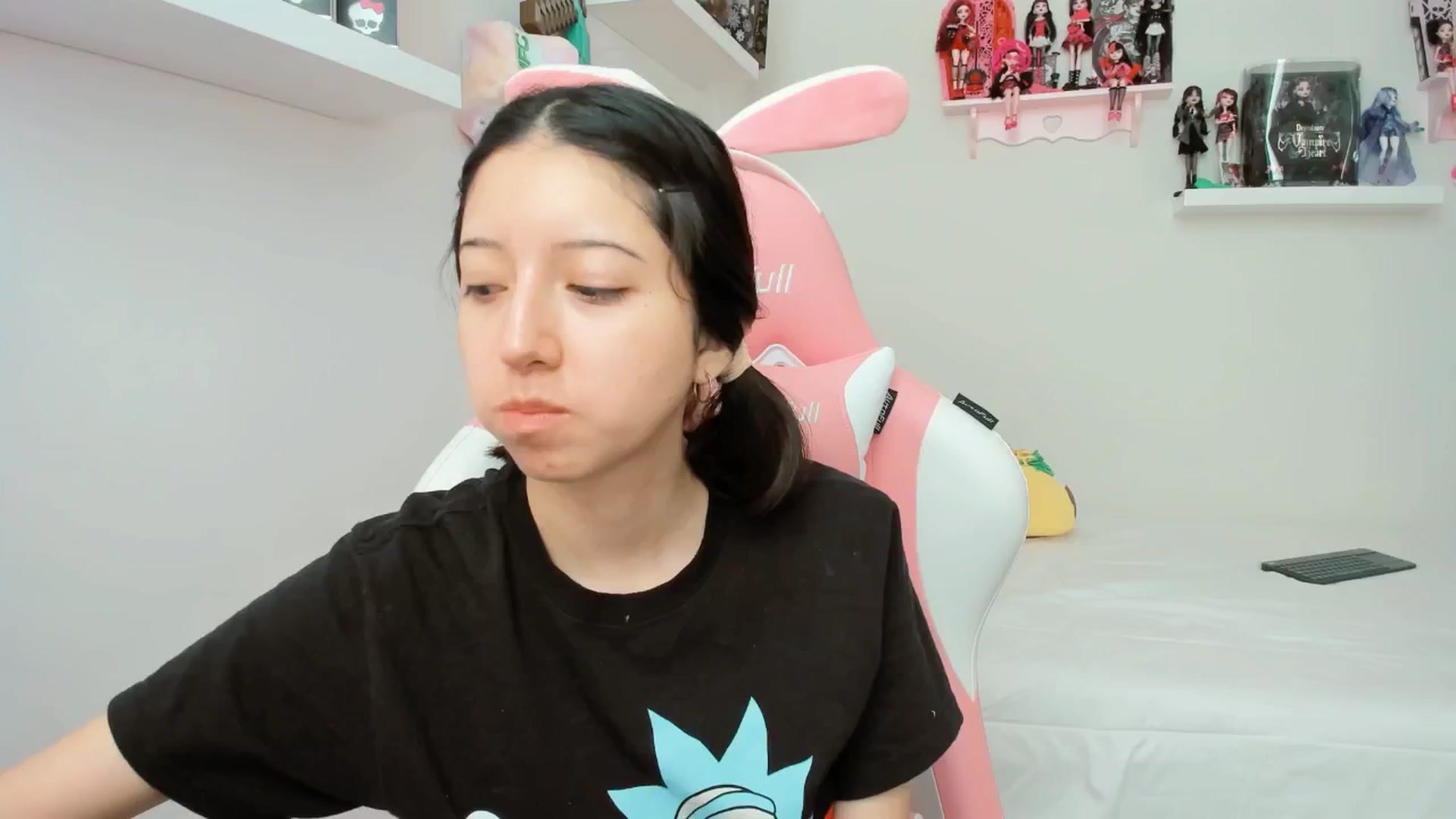 Gallery image thumbnail from Cherrycute666's myfreecams stream on, 12/03/2024, 21:14 image 4 of 20