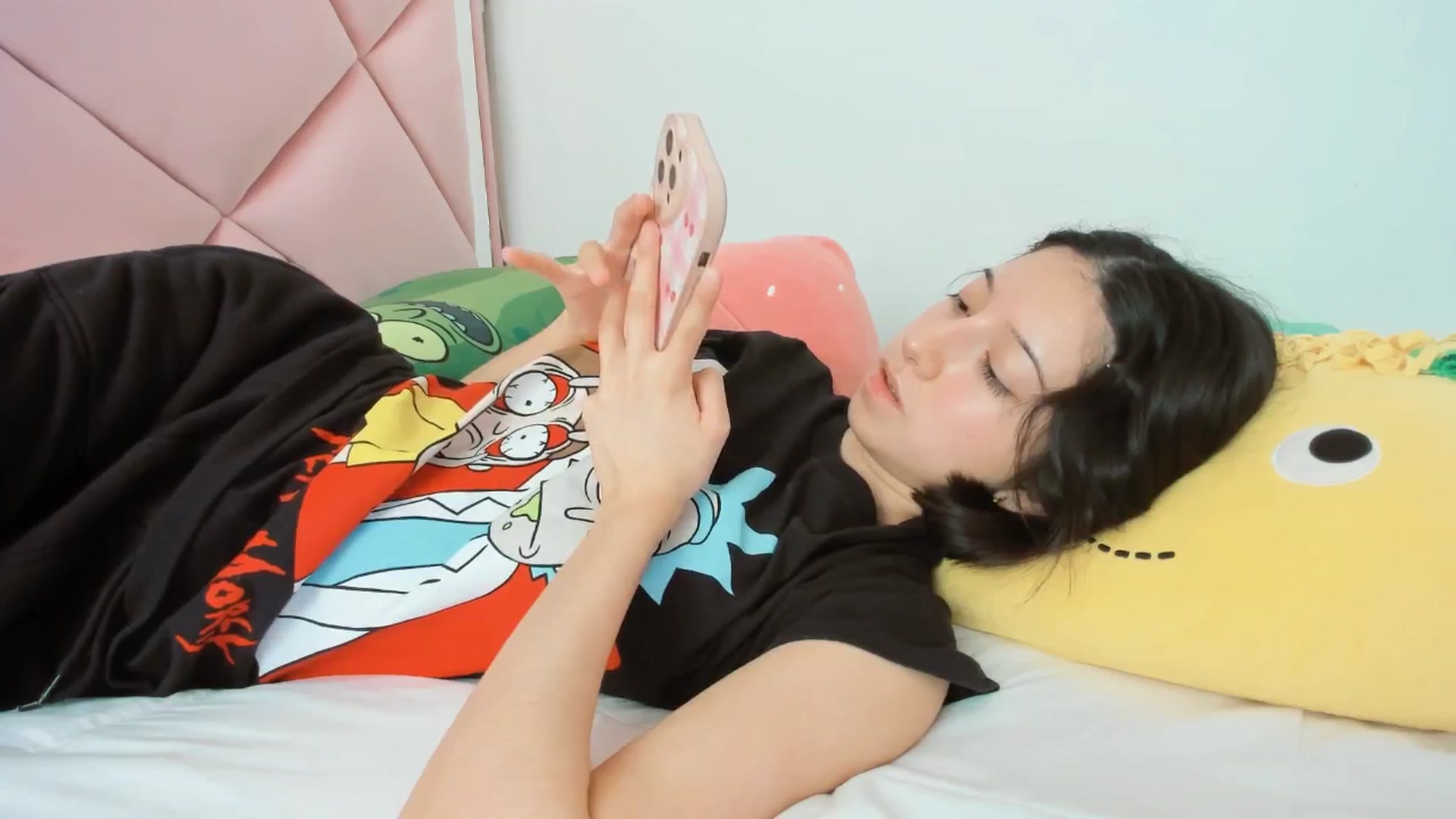 Gallery image thumbnail from Cherrycute666's myfreecams stream on, 12/03/2024, 21:14 image 20 of 20