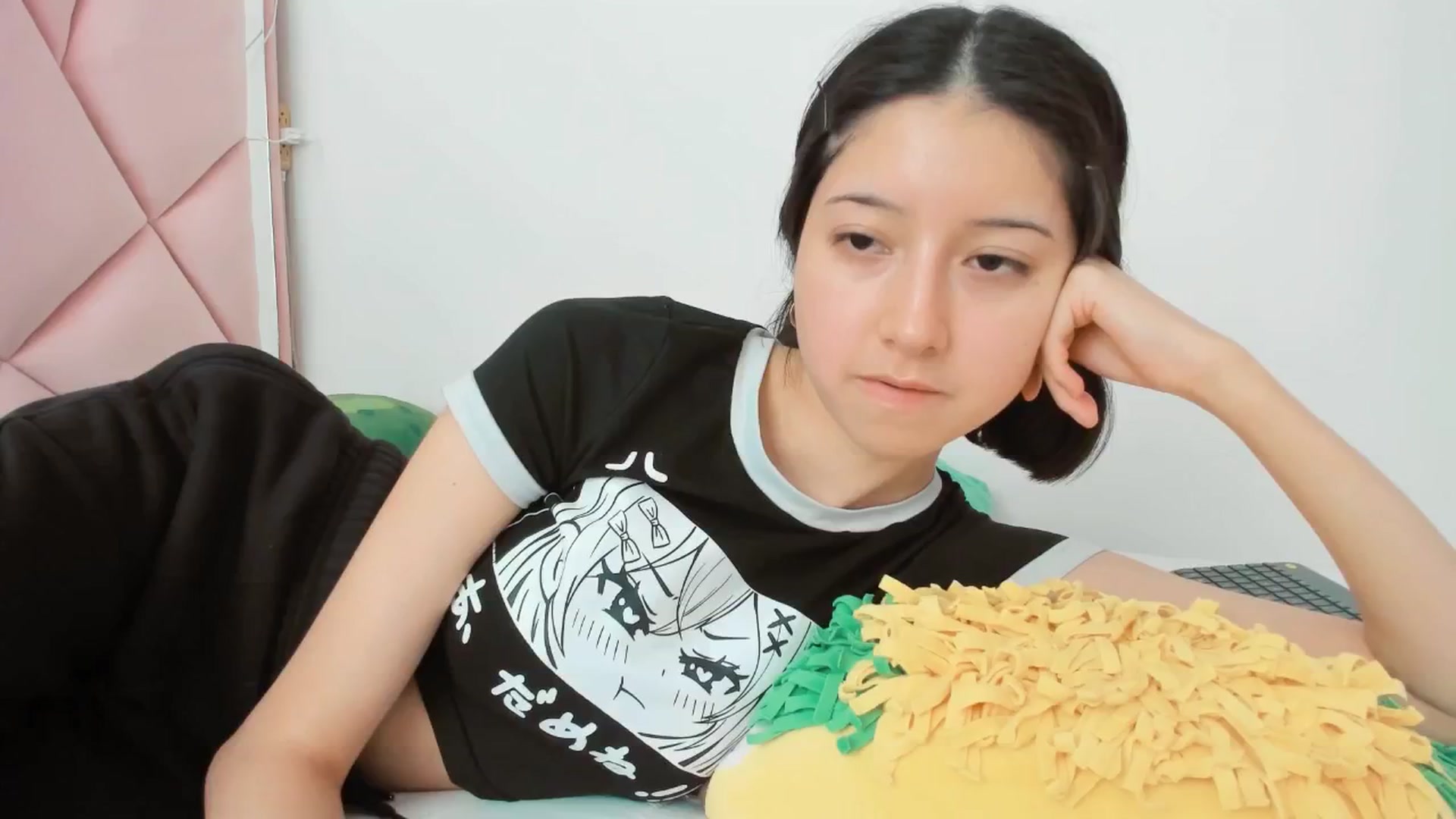 Gallery image thumbnail from Cherrycute666's myfreecams stream on, 12/04/2024, 24:05 image 3 of 20