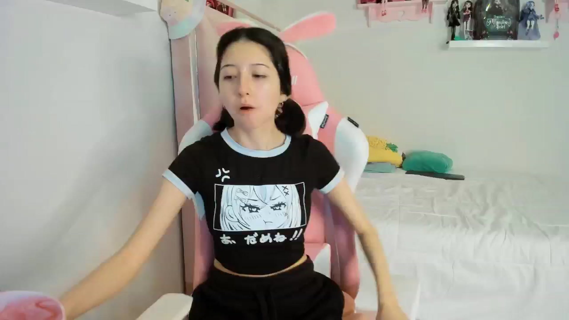 Gallery image thumbnail from Cherrycute666's myfreecams stream on, 12/04/2024, 01:57 image 10 of 20