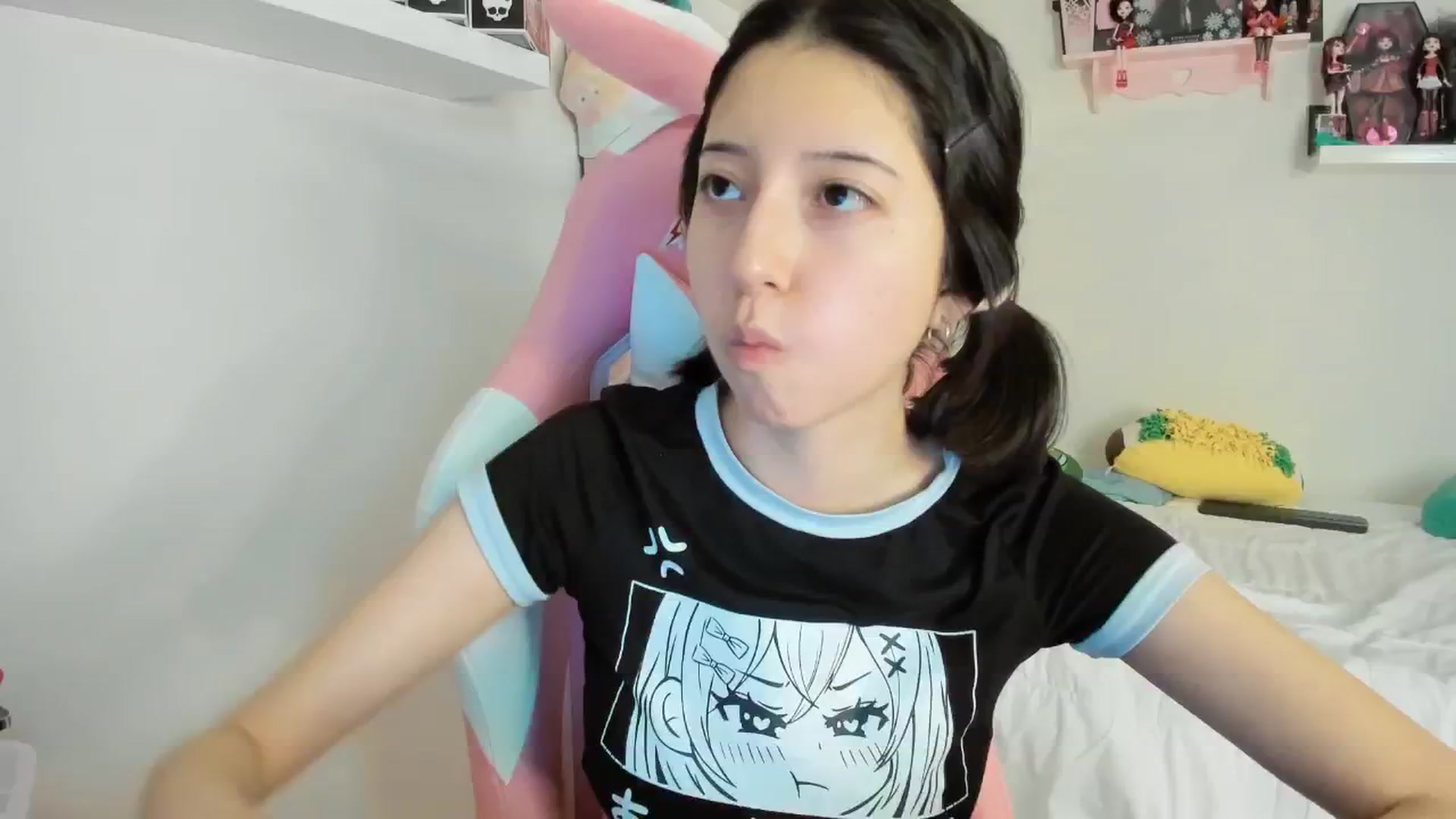 Gallery image thumbnail from Cherrycute666's myfreecams stream on, 12/04/2024, 04:04 image 8 of 20