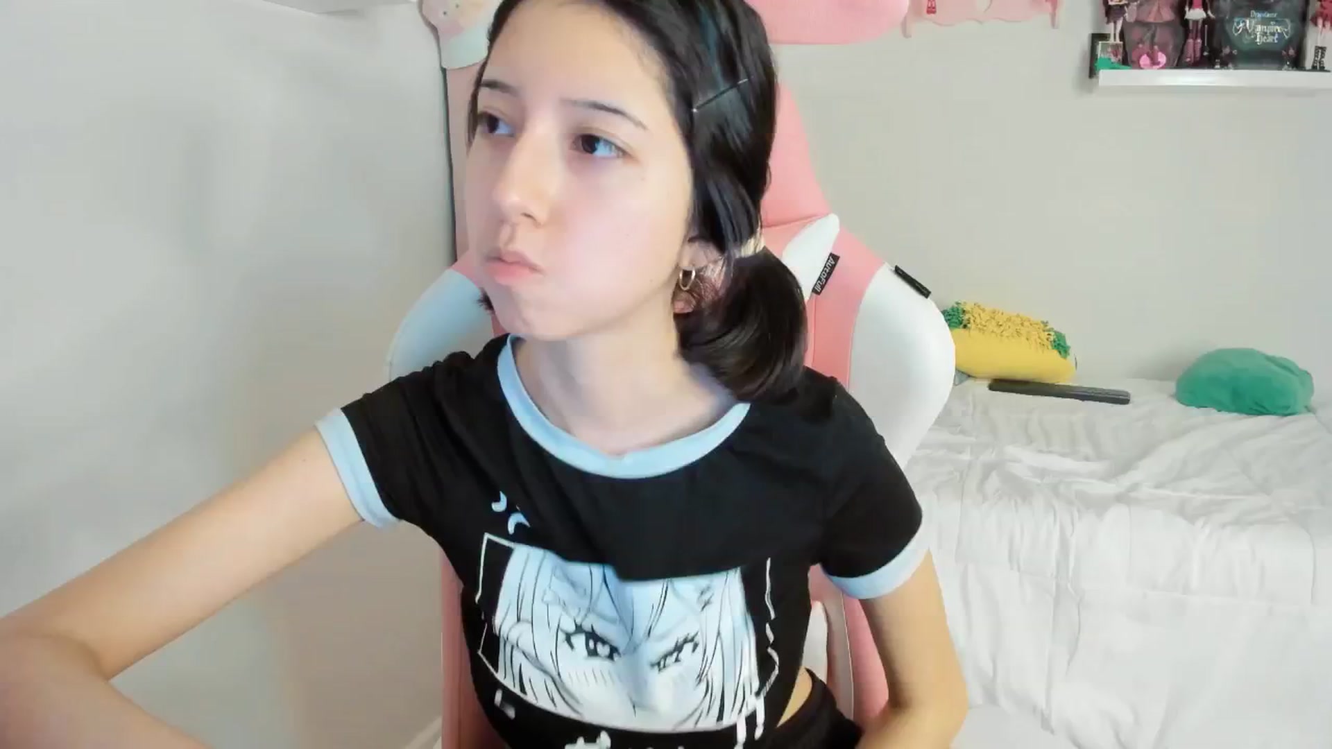 Gallery image thumbnail from Cherrycute666's myfreecams stream on, 12/04/2024, 04:04 image 6 of 20