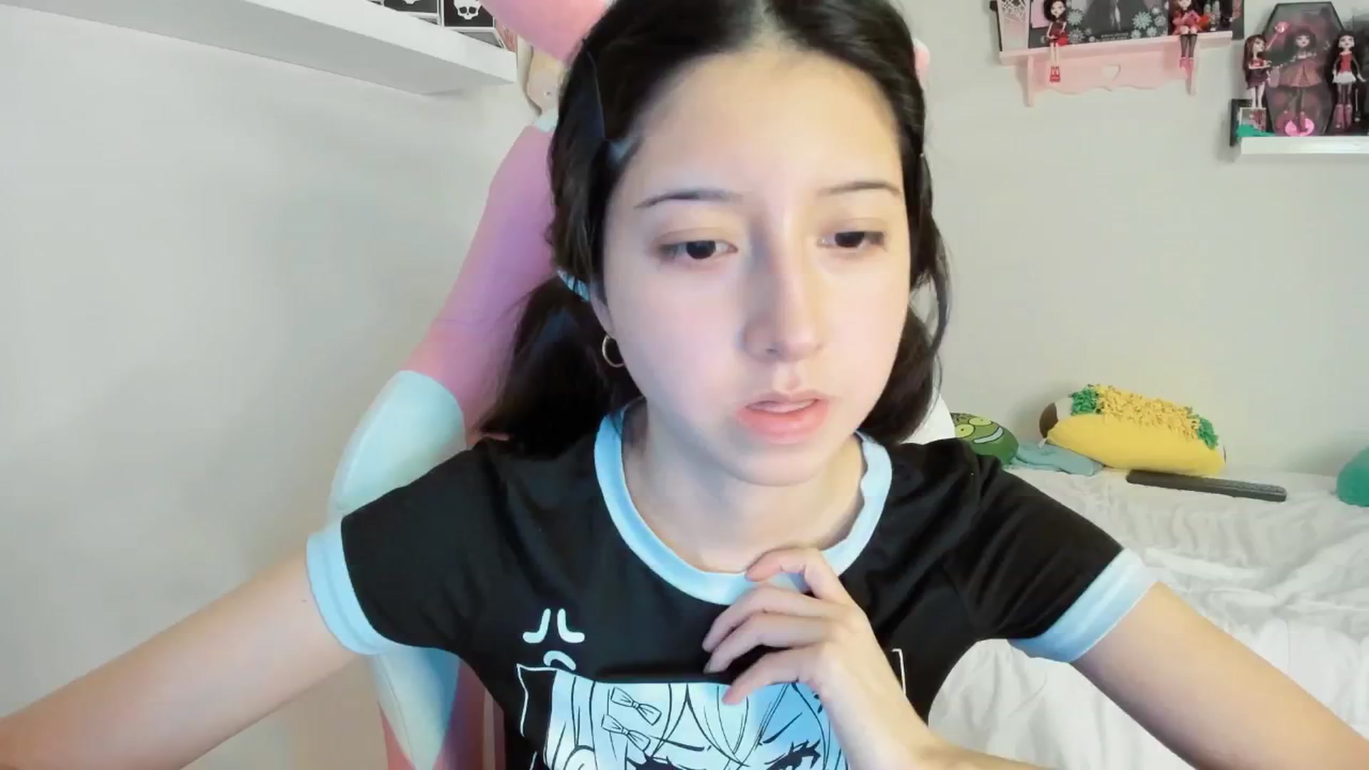 Gallery image thumbnail from Cherrycute666's myfreecams stream on, 12/04/2024, 04:04 image 15 of 20