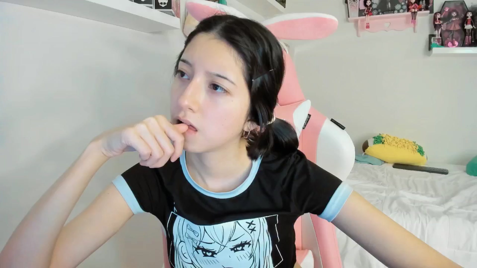 Gallery image thumbnail from Cherrycute666's myfreecams stream on, 12/04/2024, 04:04 image 10 of 20