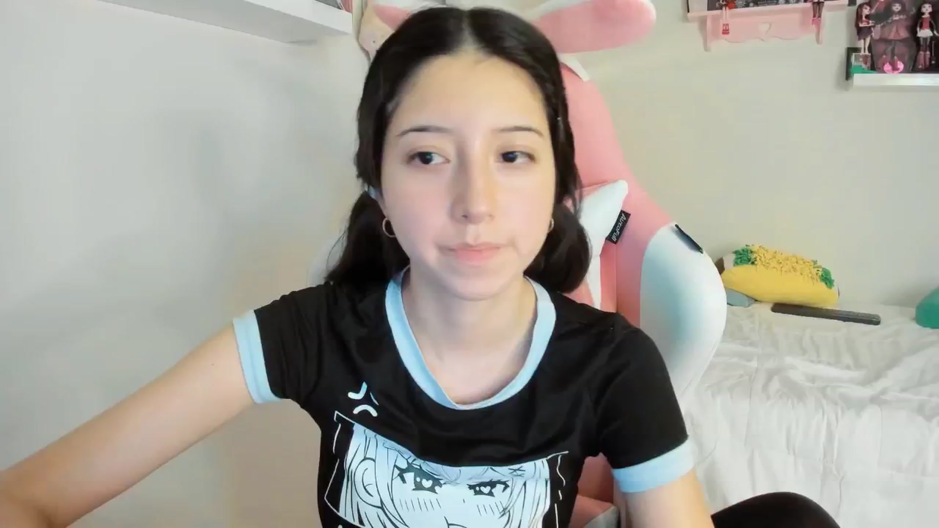Gallery image thumbnail from Cherrycute666's myfreecams stream on, 12/04/2024, 06:20 image 1 of 20