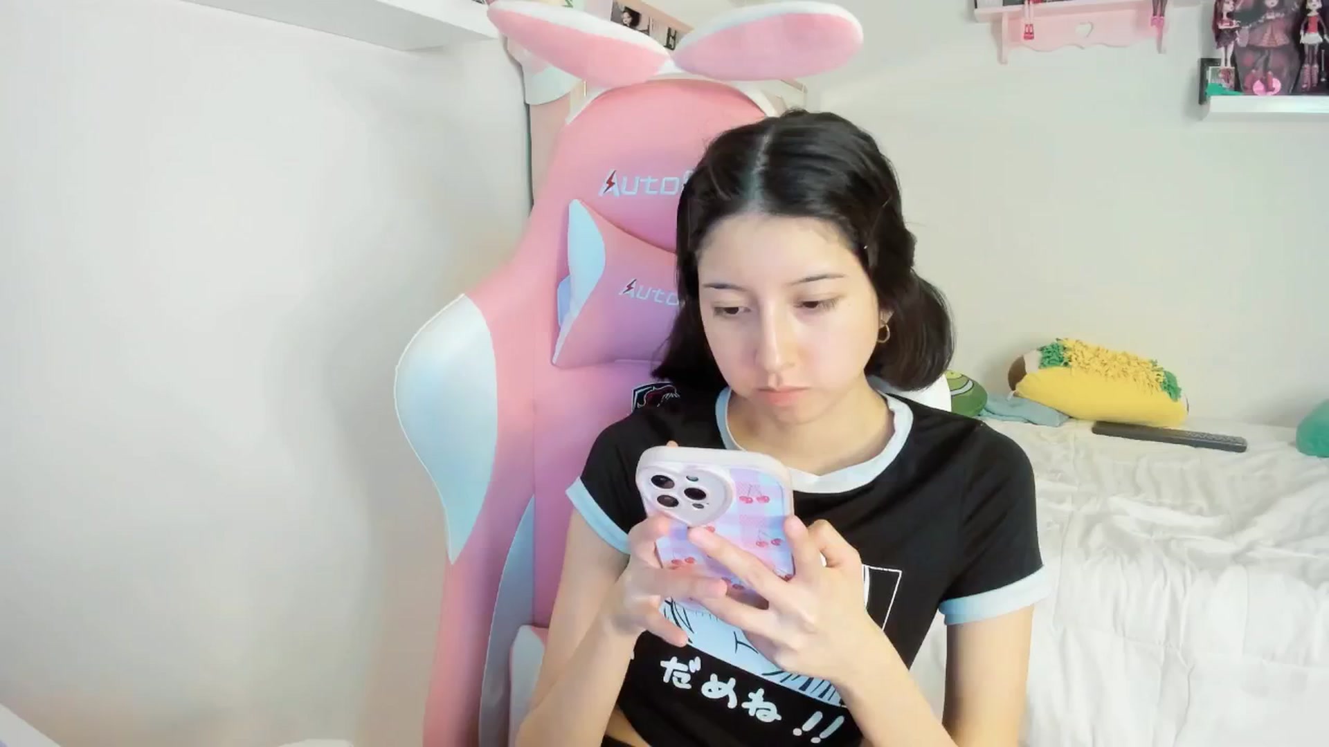 Gallery image thumbnail from Cherrycute666's myfreecams stream on, 12/04/2024, 06:20 image 9 of 20