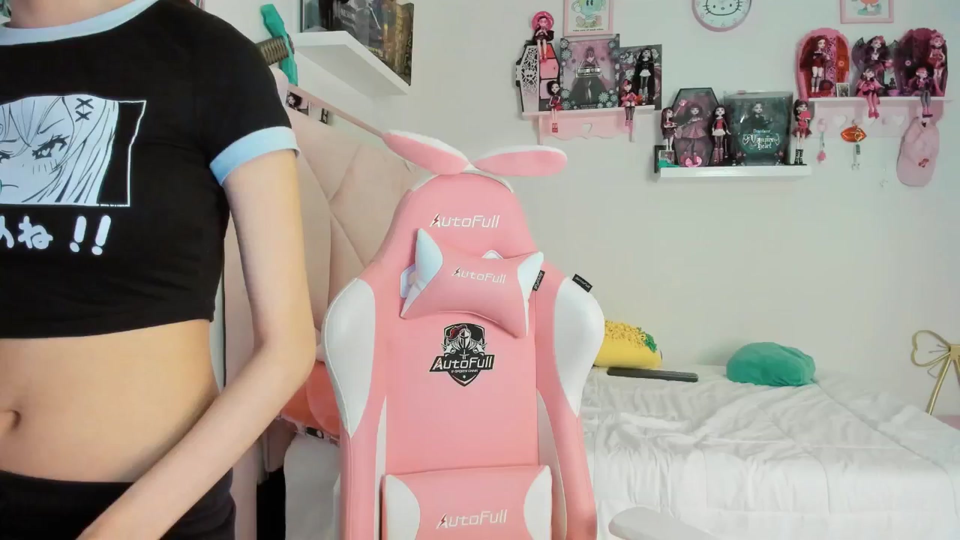 Gallery image thumbnail from Cherrycute666's myfreecams stream on, 12/04/2024, 06:20 image 16 of 20