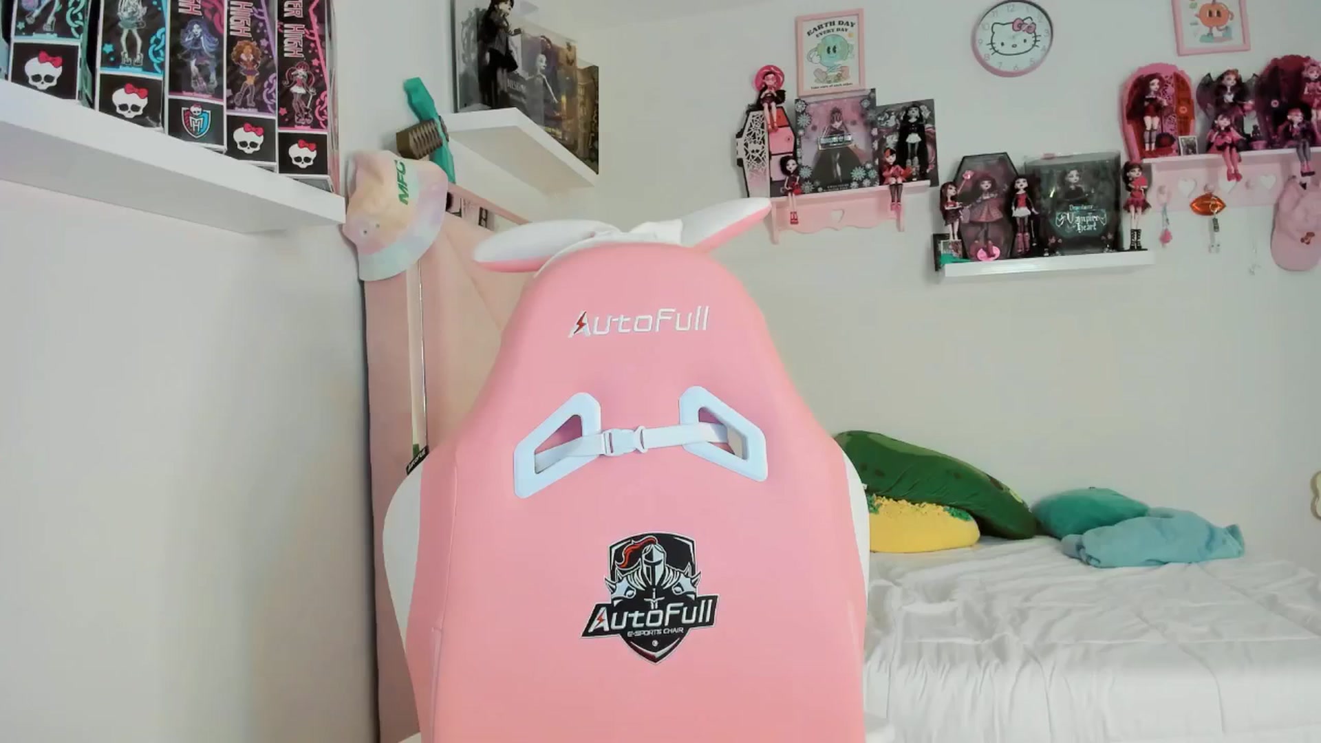 Gallery image thumbnail from Cherrycute666's myfreecams stream on, 12/04/2024, 08:11 image 20 of 20