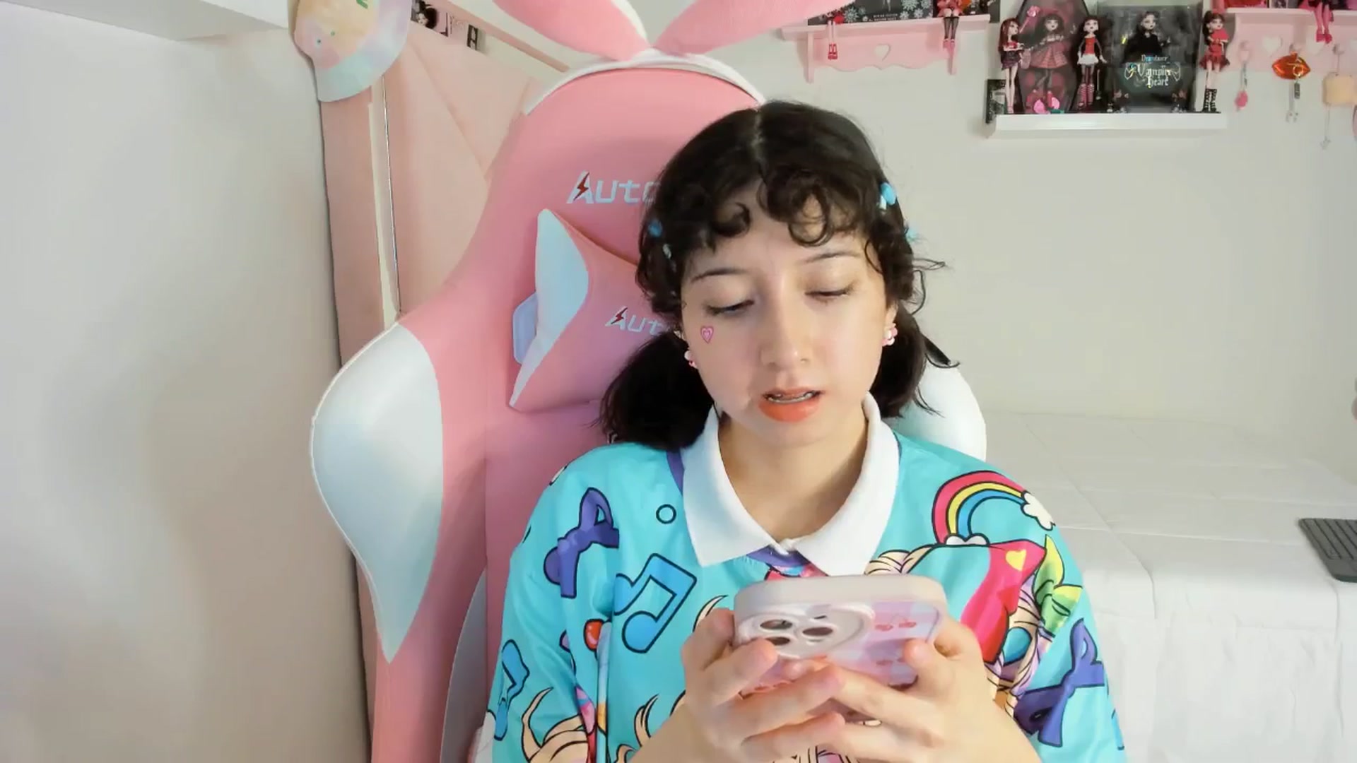 Gallery image thumbnail from Cherrycute666's myfreecams stream on, 12/05/2024, 06:57 image 10 of 20