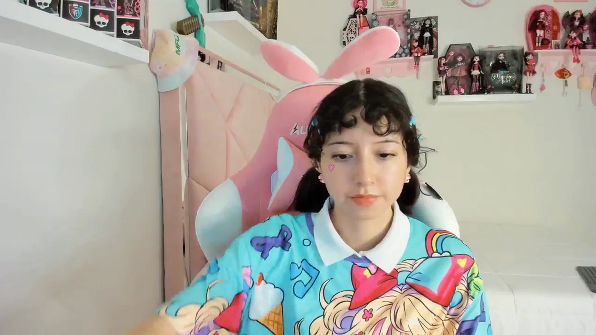 Gallery image thumbnail from Cherrycute666's myfreecams stream on, 12/05/2024, 06:57 image 4 of 20