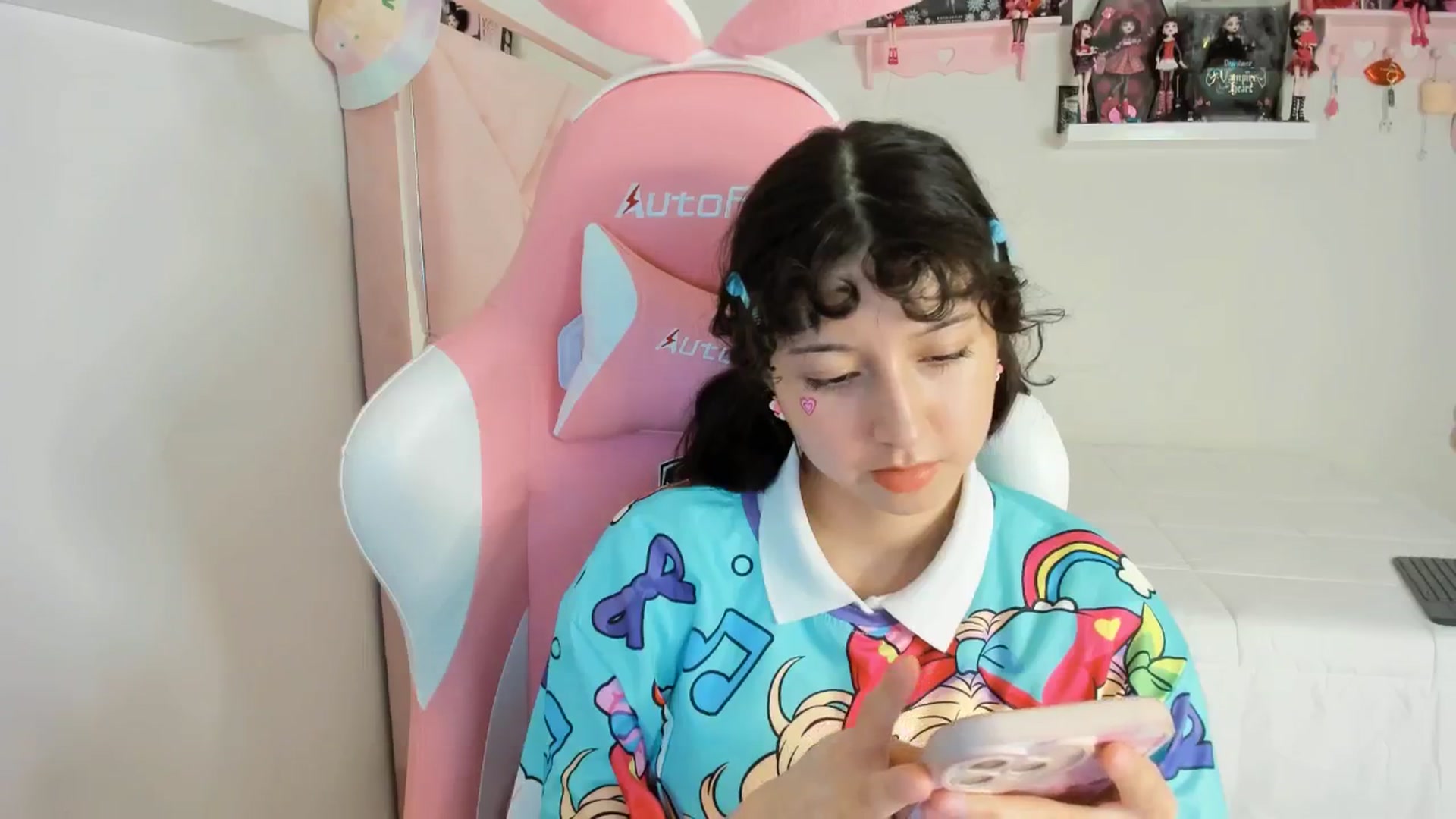 Gallery image thumbnail from Cherrycute666's myfreecams stream on, 12/05/2024, 06:57 image 13 of 20