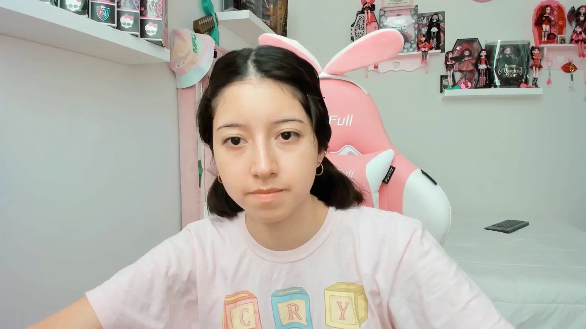 Gallery image thumbnail from Cherrycute666's myfreecams stream on, 12/05/2024, 20:15 image 3 of 20