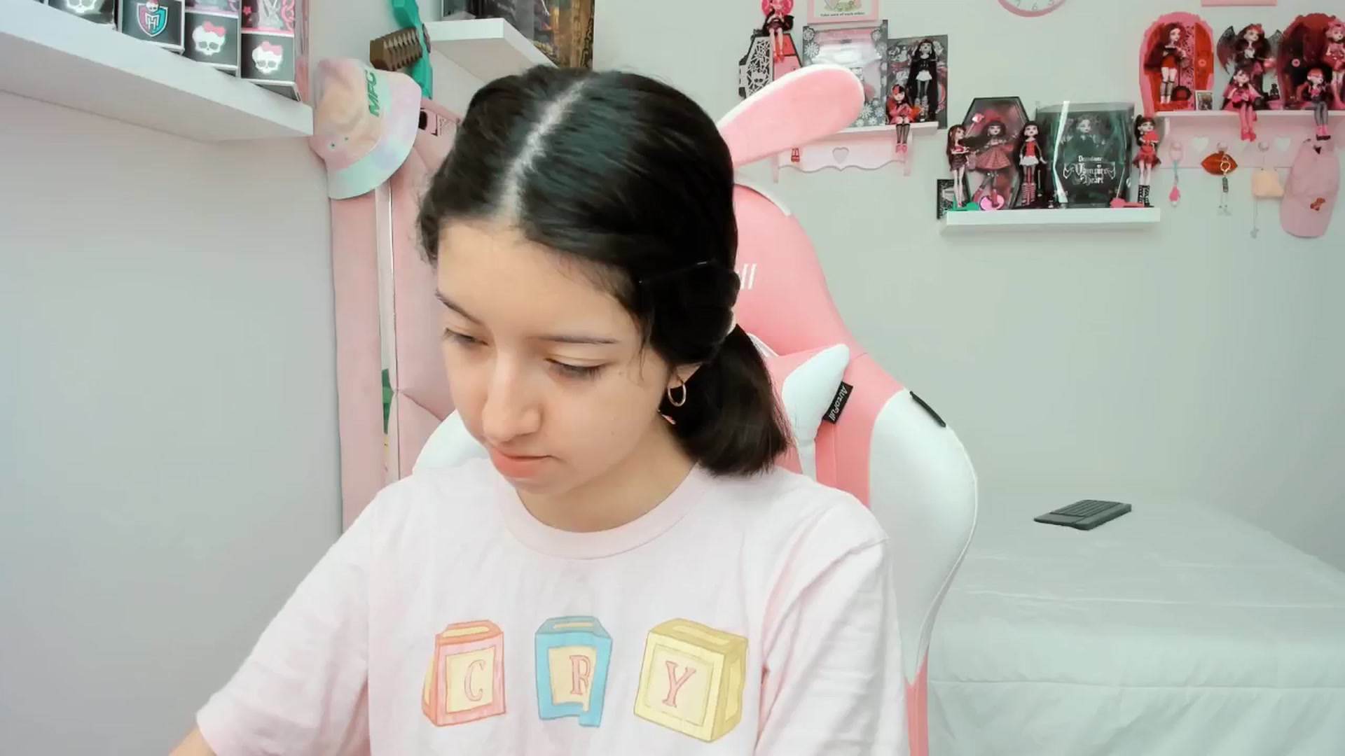 Gallery image thumbnail from Cherrycute666's myfreecams stream on, 12/05/2024, 20:15 image 4 of 20