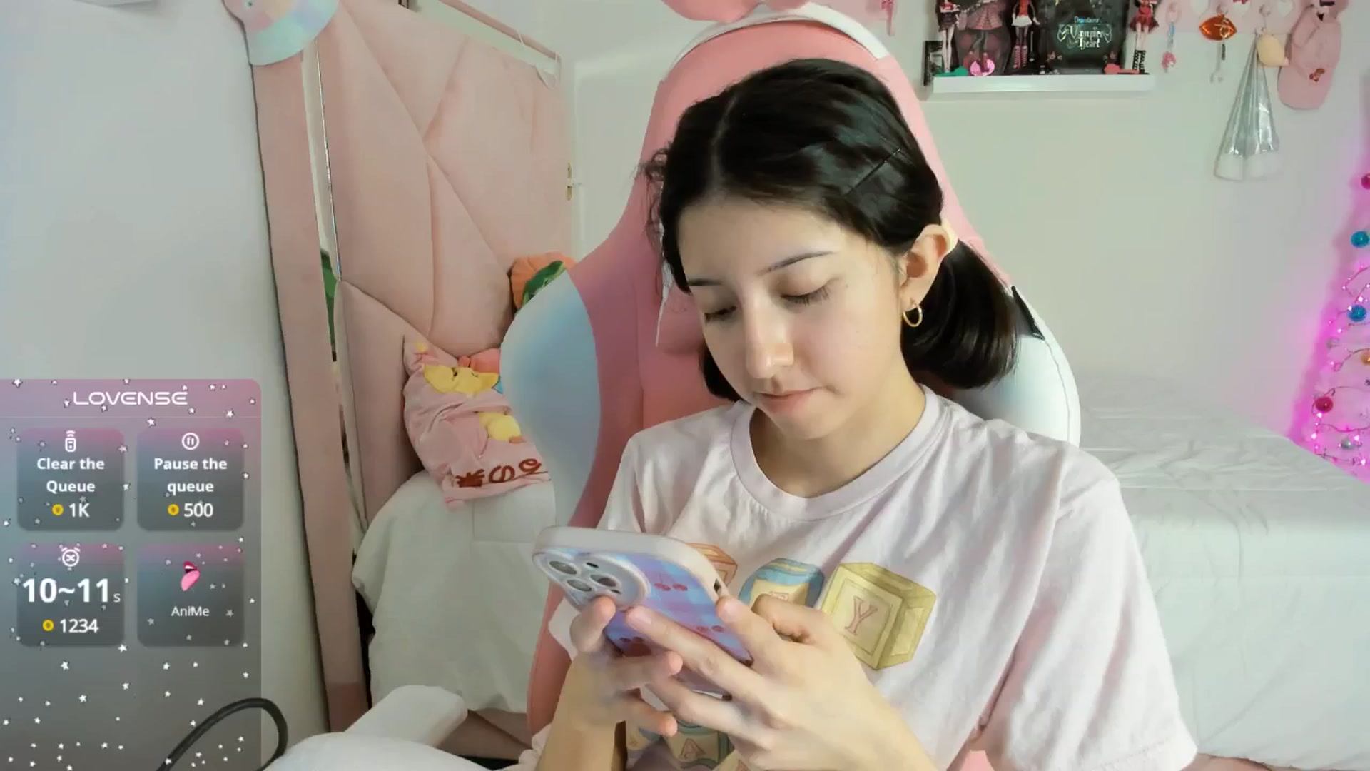 Gallery image thumbnail from Cherrycute666's myfreecams stream on, 12/06/2024, 08:07 image 5 of 20