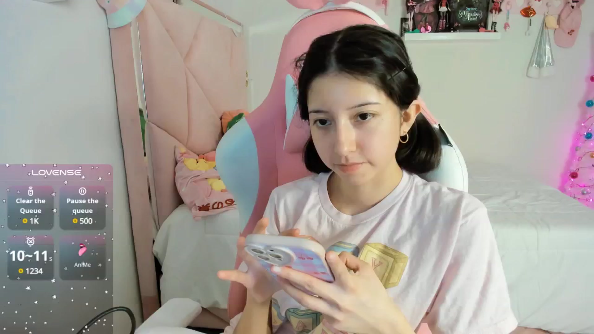 Gallery image thumbnail from Cherrycute666's myfreecams stream on, 12/06/2024, 08:07 image 7 of 20