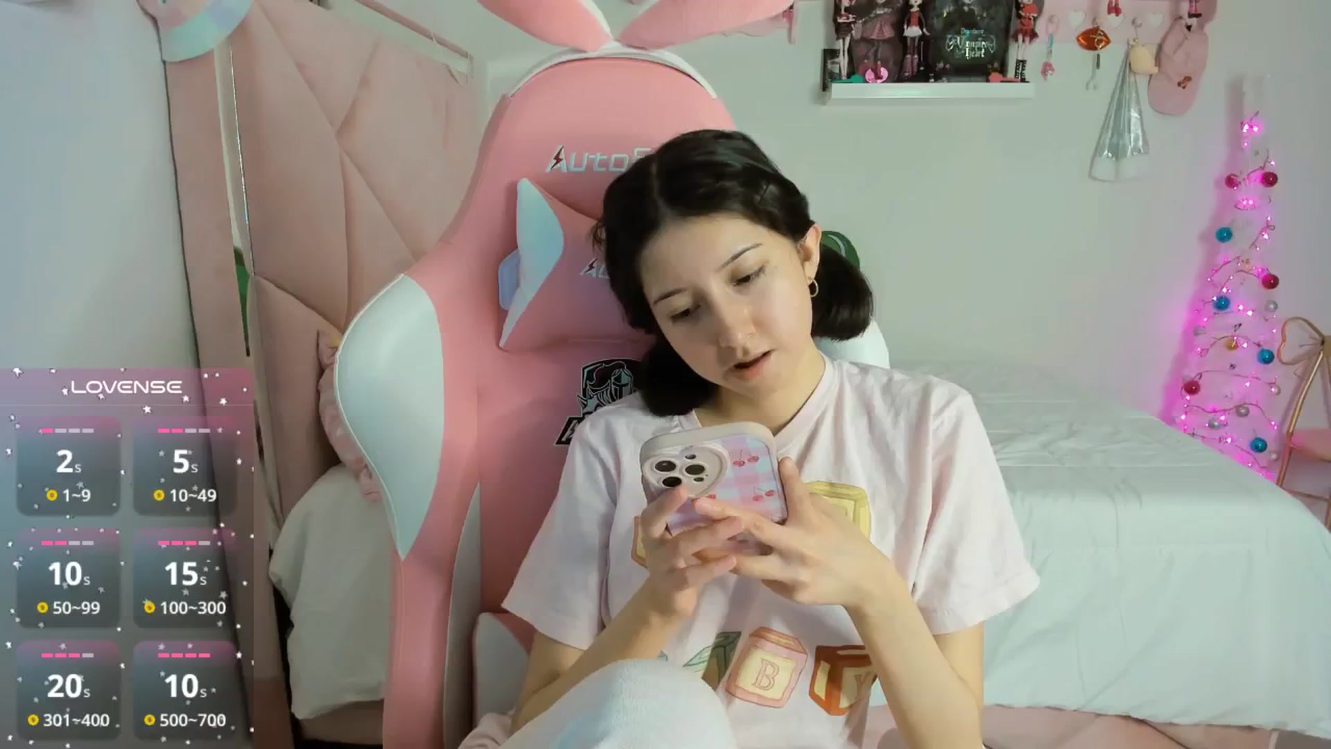 Gallery image thumbnail from Cherrycute666's myfreecams stream on, 12/06/2024, 08:07 image 16 of 20
