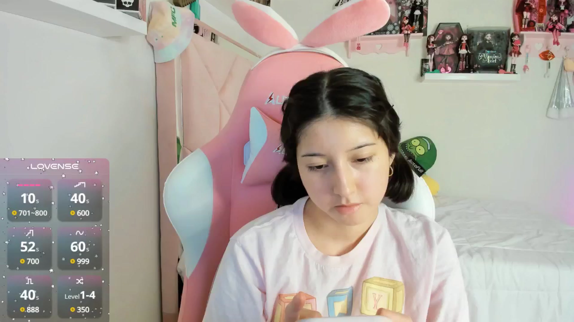 Gallery image thumbnail from Cherrycute666's myfreecams stream on, 12/06/2024, 11:03 image 7 of 20
