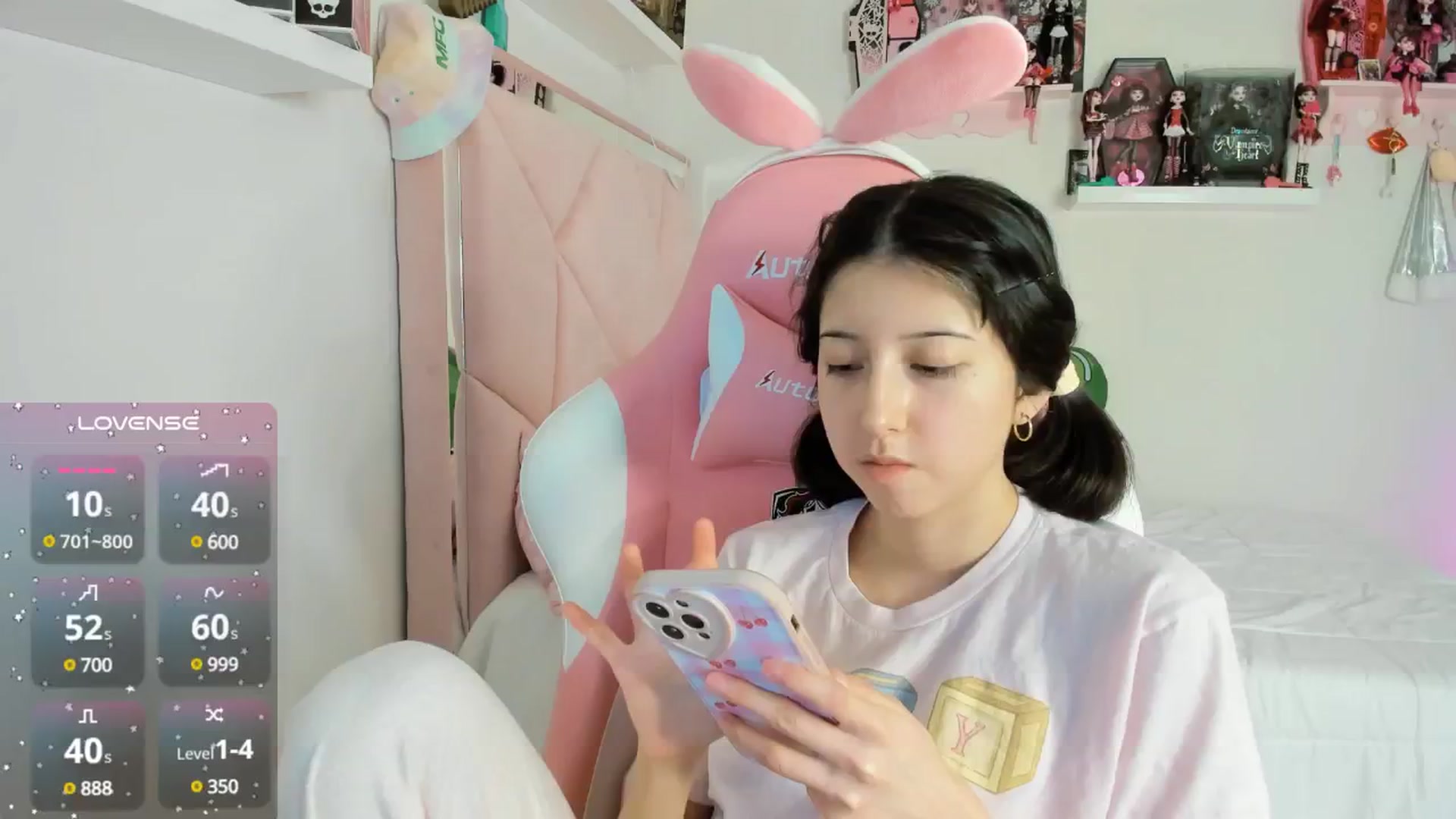 Gallery image thumbnail from Cherrycute666's myfreecams stream on, 12/06/2024, 11:03 image 8 of 20